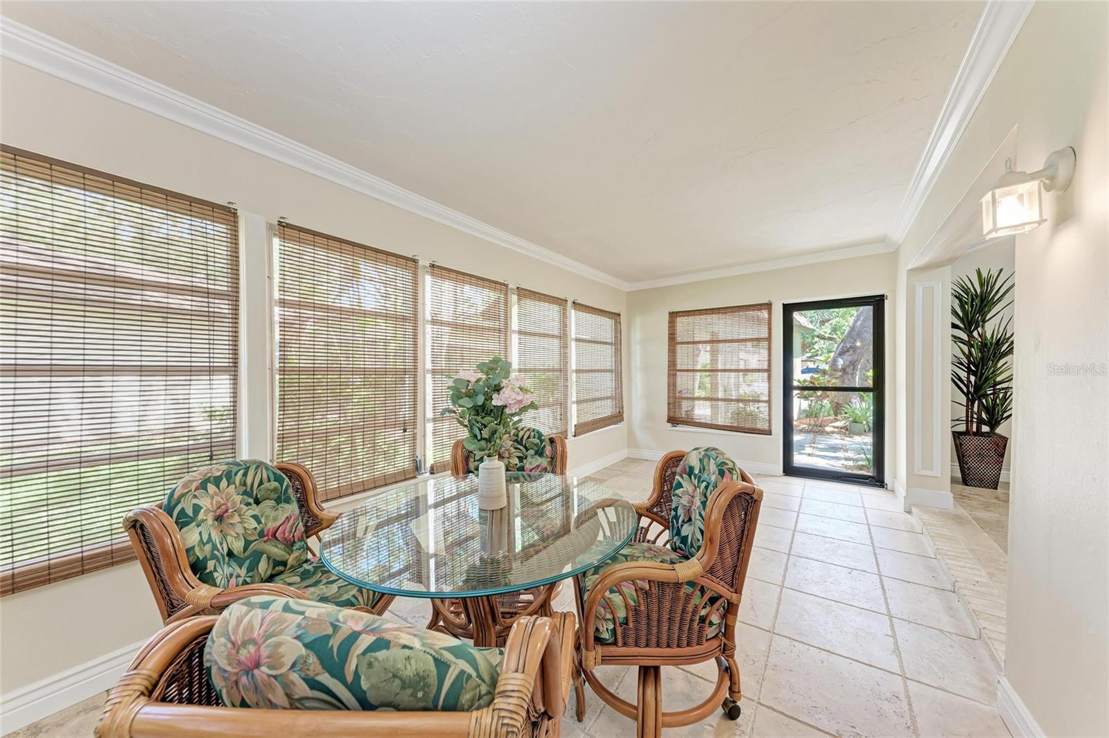 Image 20 of 29 For 2237 Circlewood Drive 18