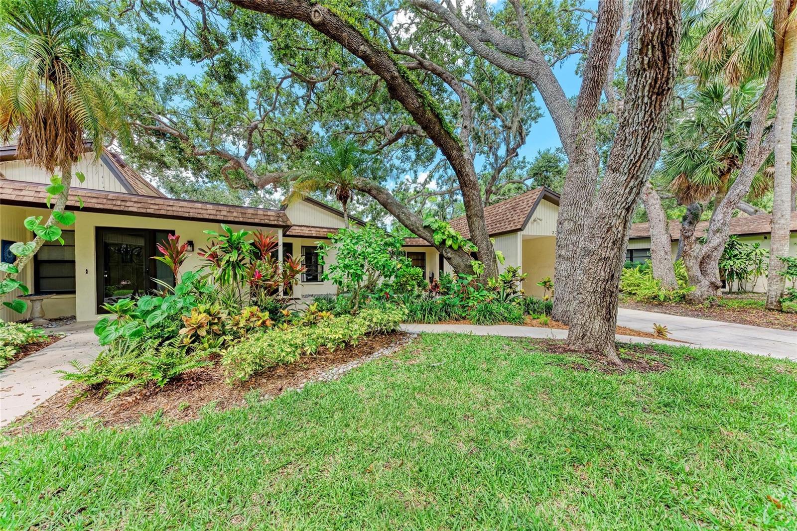 Image 3 of 29 For 2237 Circlewood Drive 18