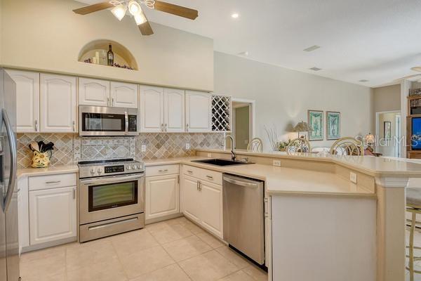 Image 11 of 51 For 9477 Cedar Ridge Lane