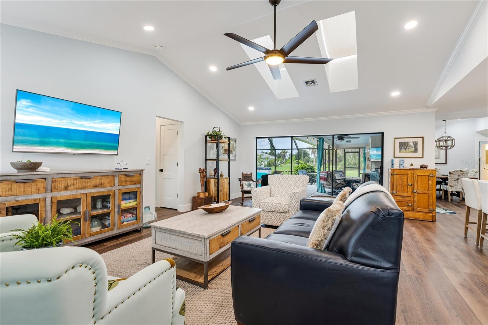 Image 16 of 48 For 1071 Owl Drive