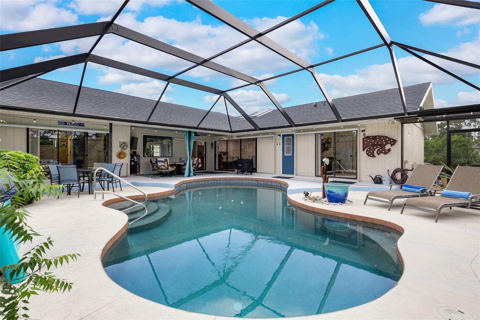 Image 4 of 48 For 1071 Owl Drive