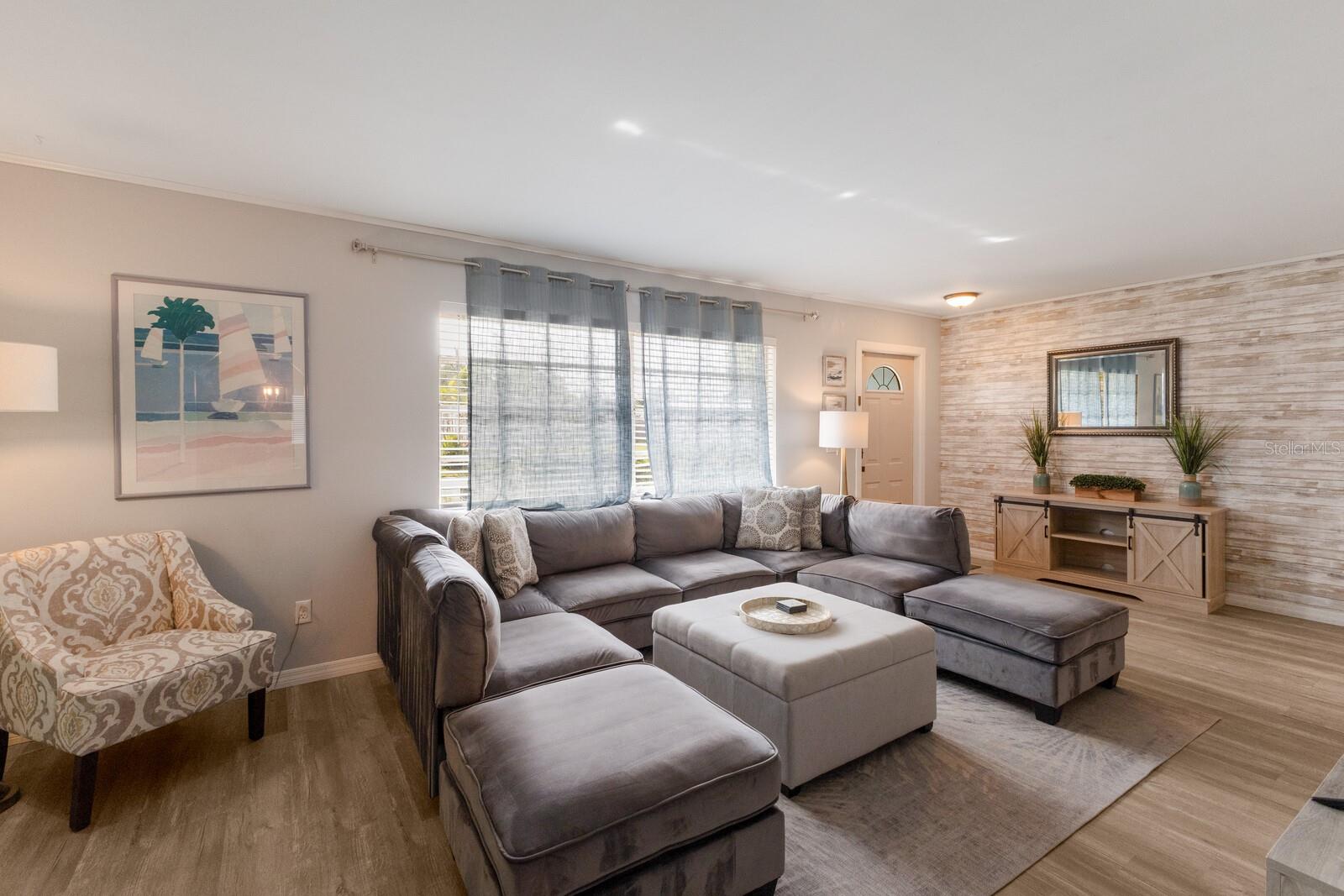 Image 6 of 51 For 1004 68th Street Nw
