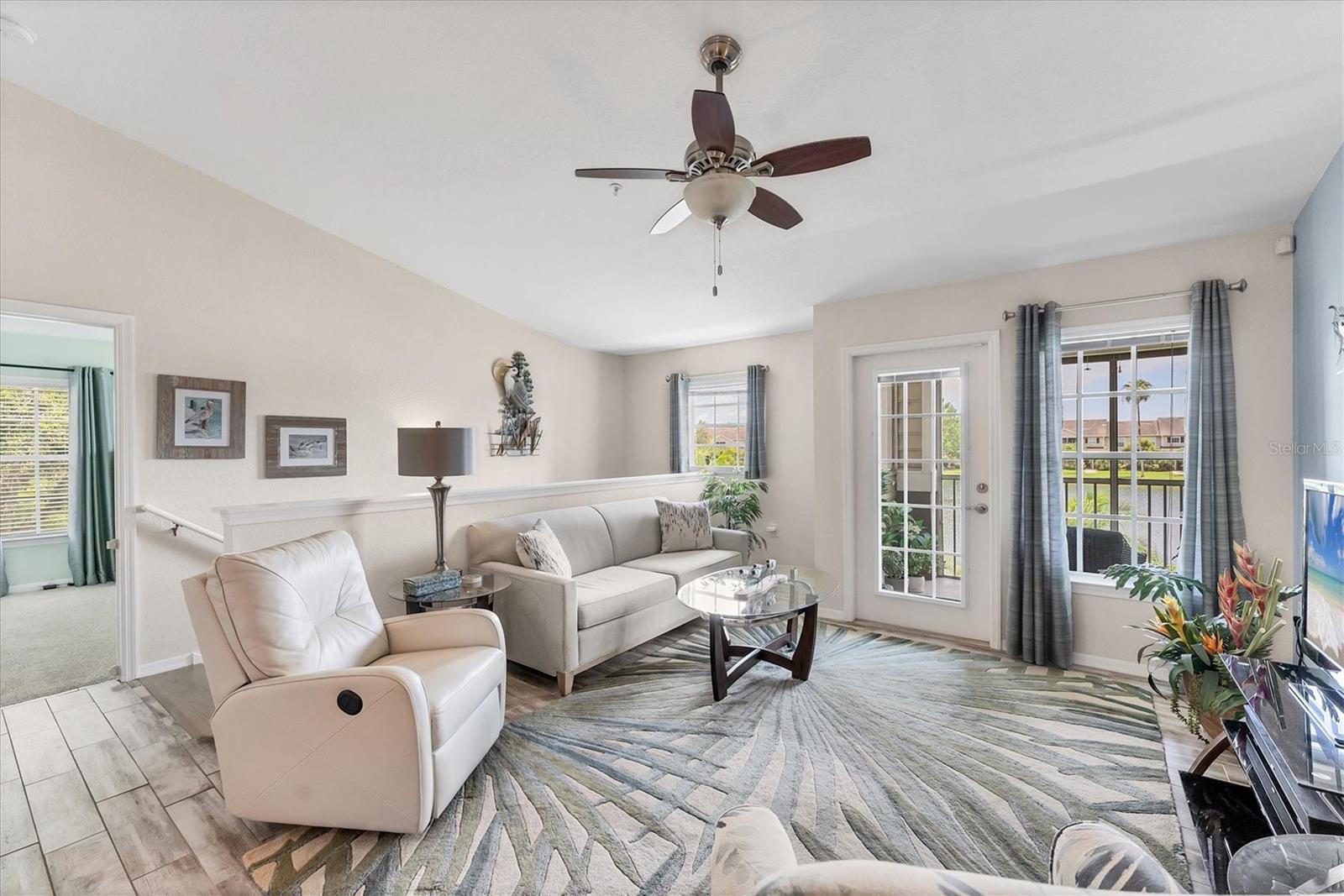 Image 10 of 51 For 8827 Manor Loop 208