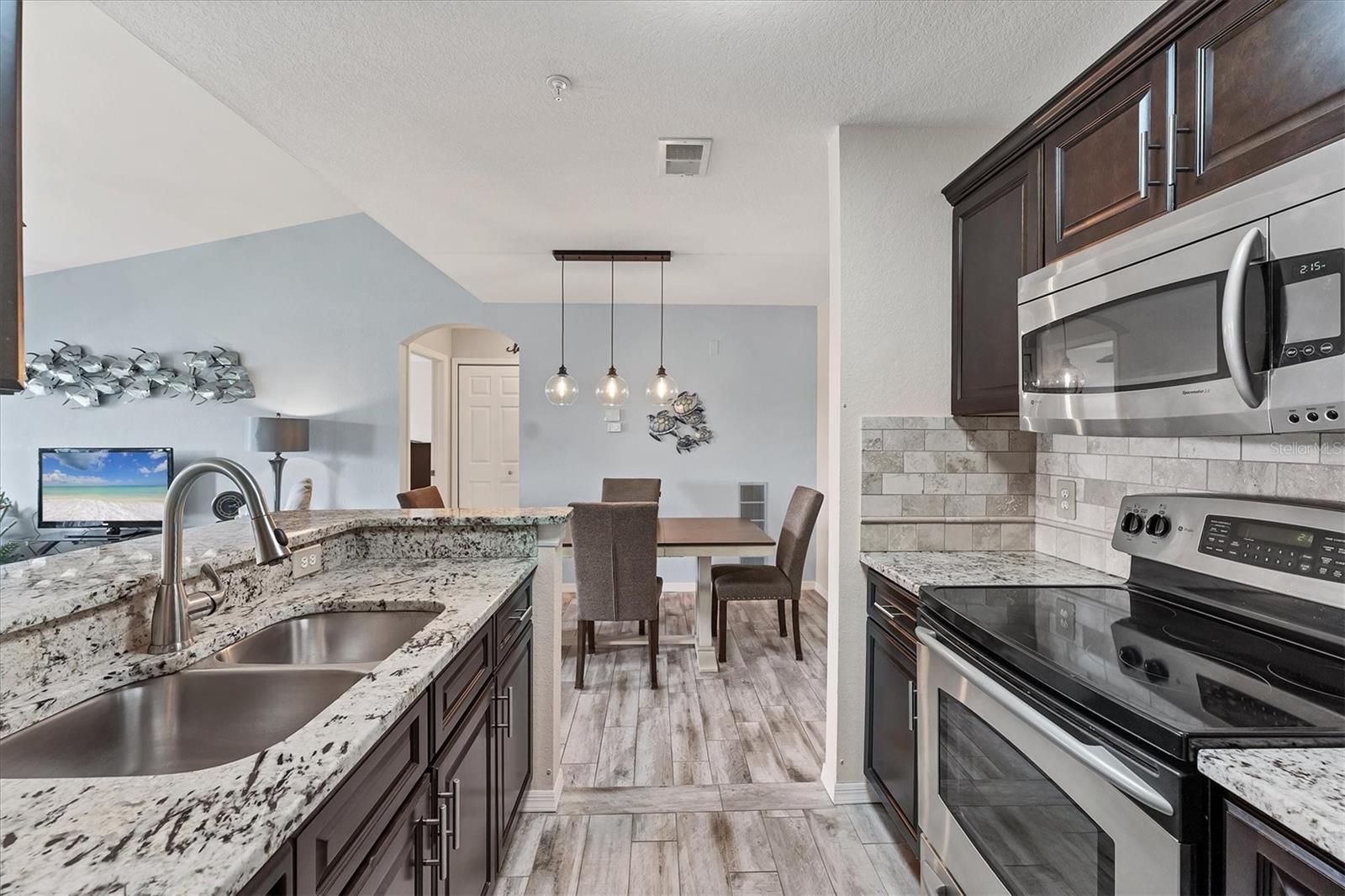 Image 17 of 51 For 8827 Manor Loop 208