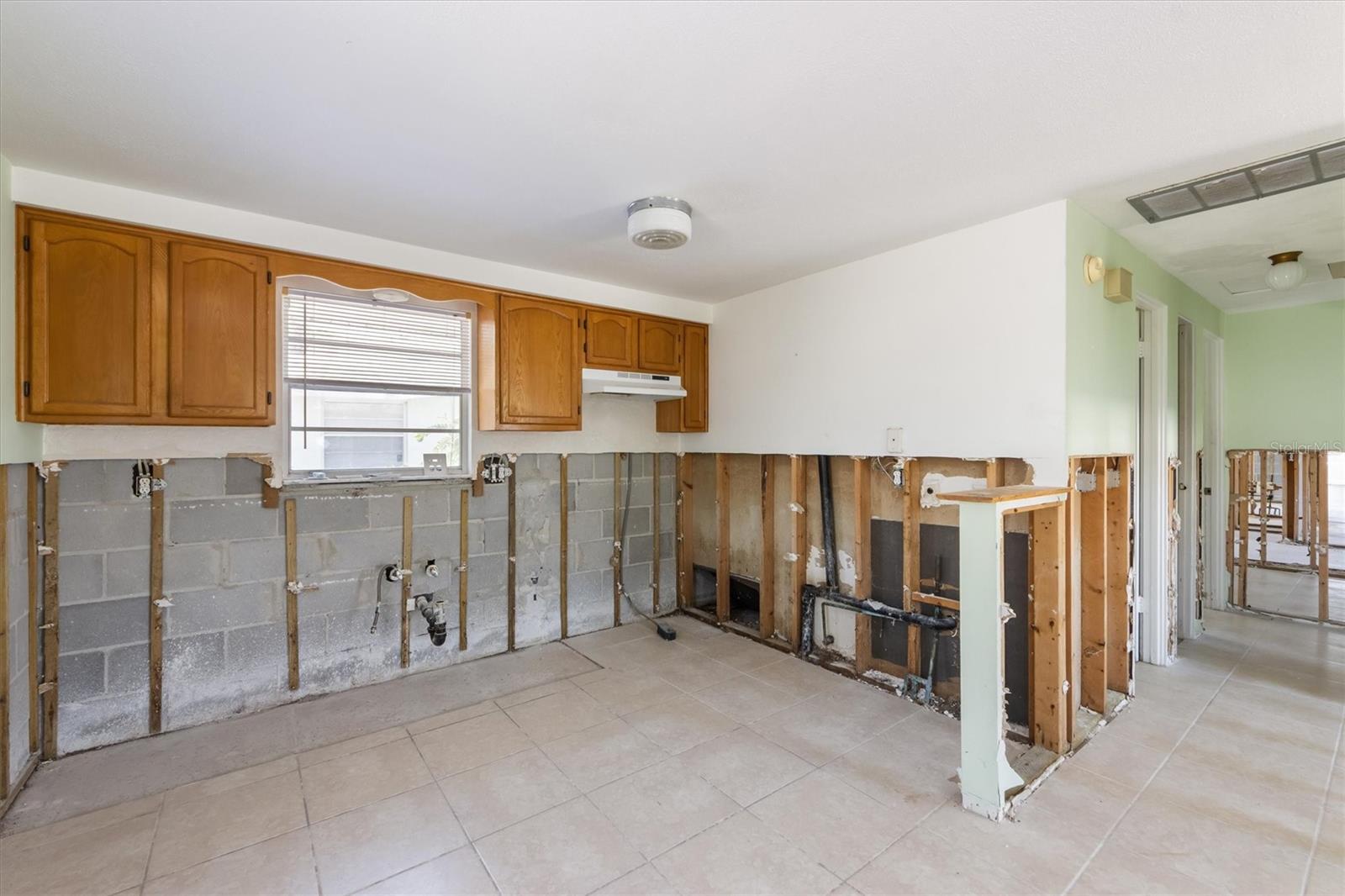 Image 22 of 41 For 411 Alamanda Road