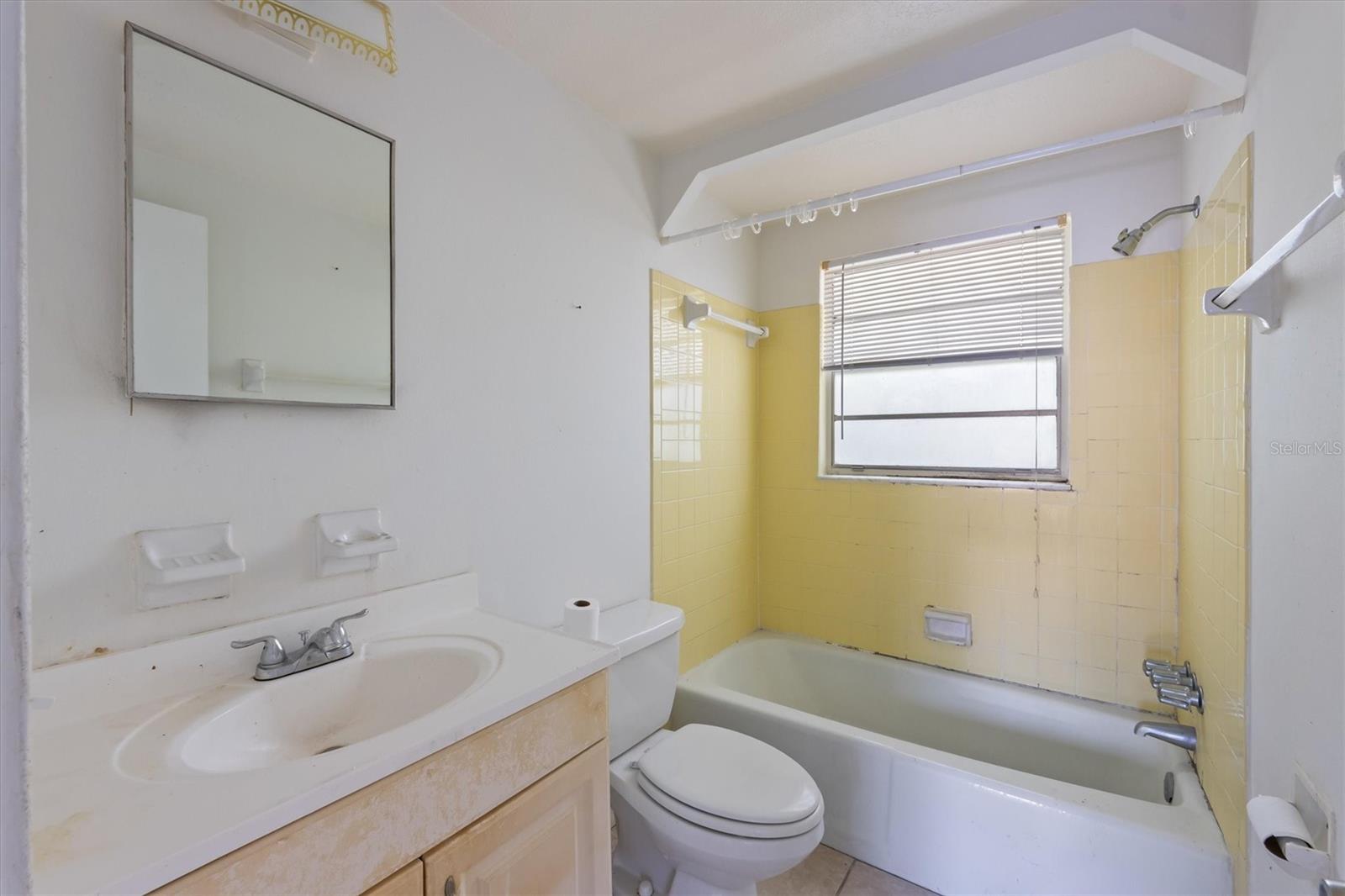 Image 23 of 41 For 411 Alamanda Road