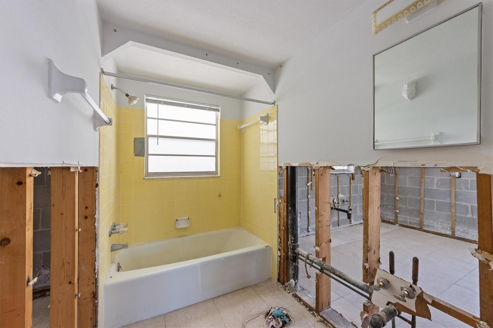 Image 30 of 41 For 411 Alamanda Road