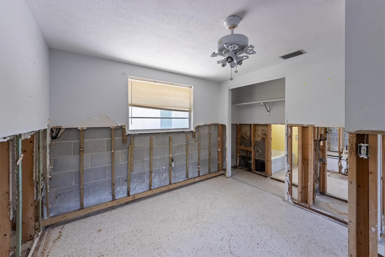 Image 32 of 41 For 411 Alamanda Road