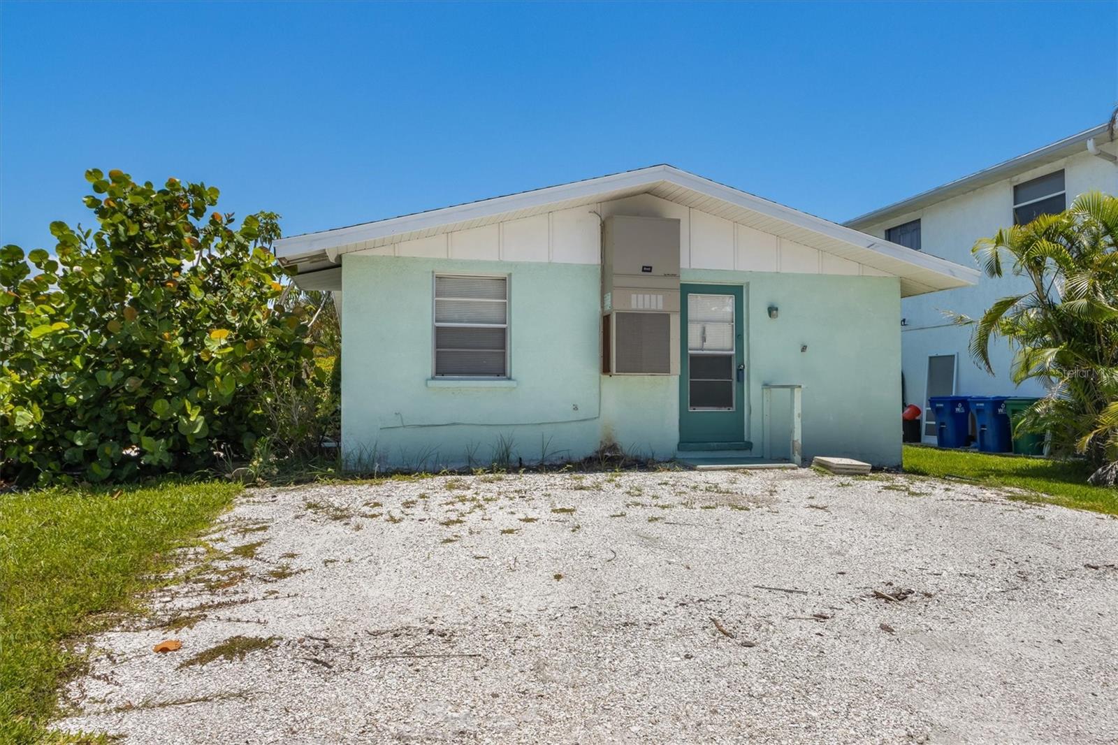 Image 6 of 41 For 411 Alamanda Road