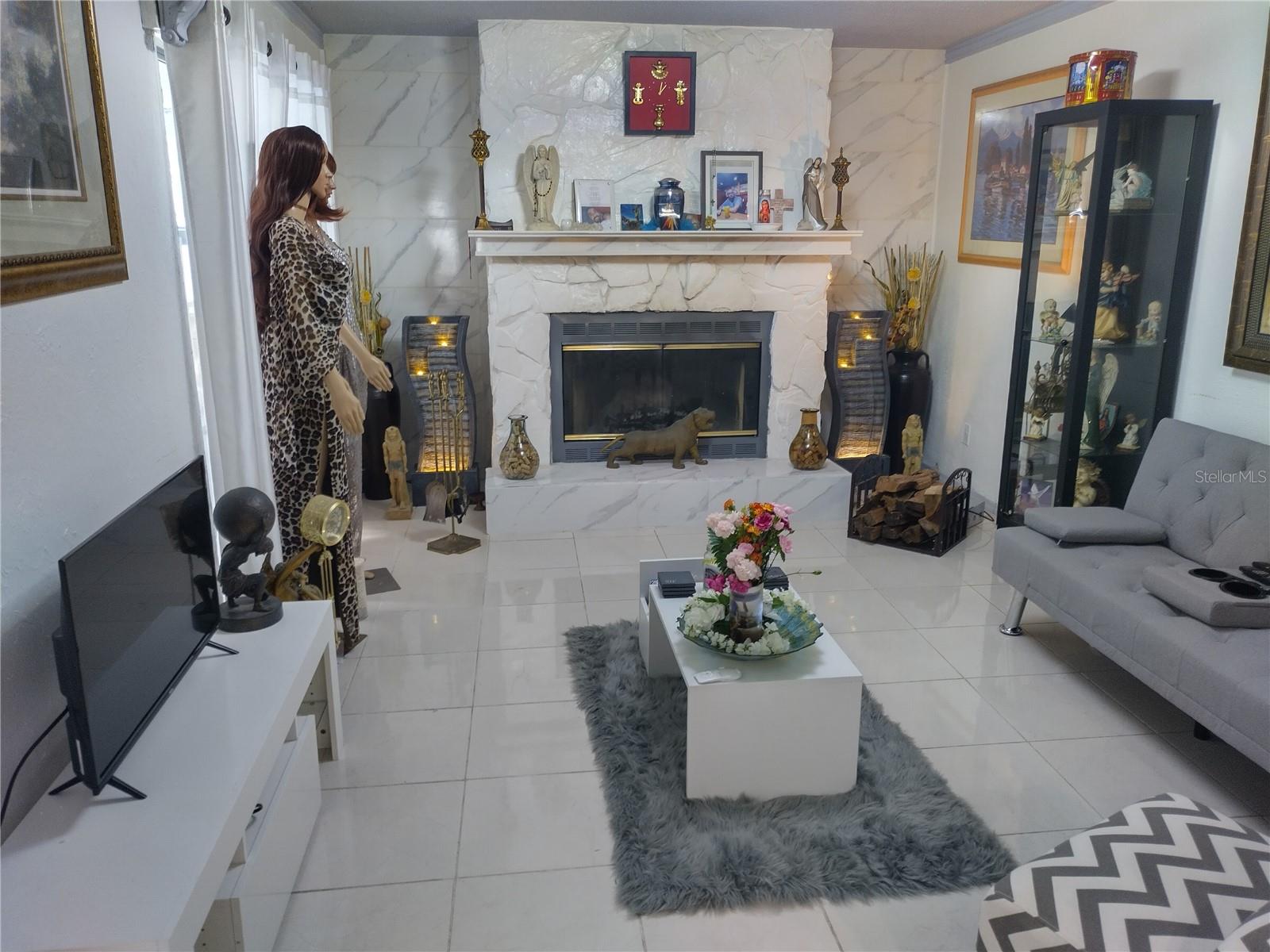 Image 4 of 47 For 1209 Croydonwood Circle