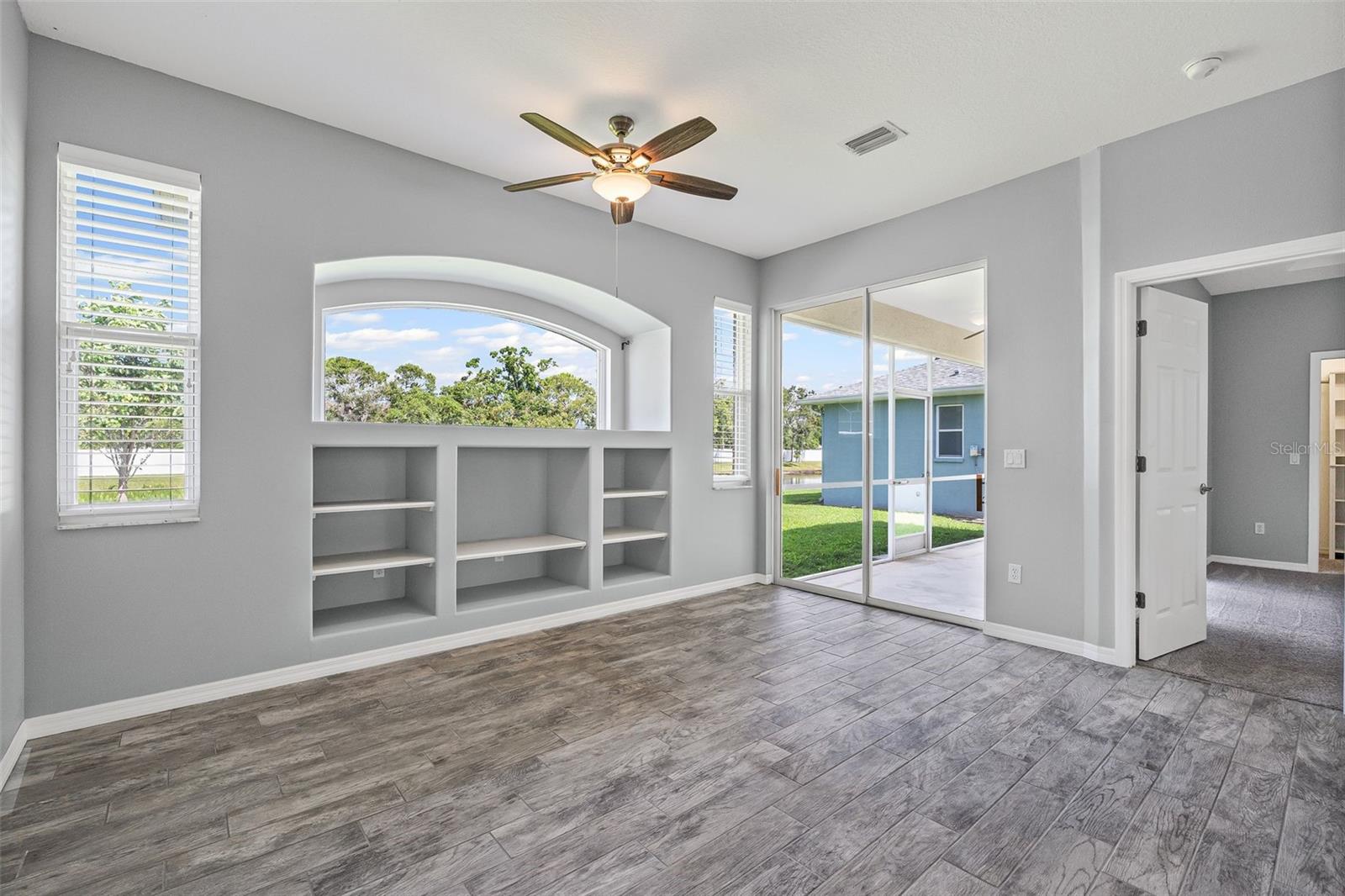 Image 14 of 37 For 1042 Whitegate Court