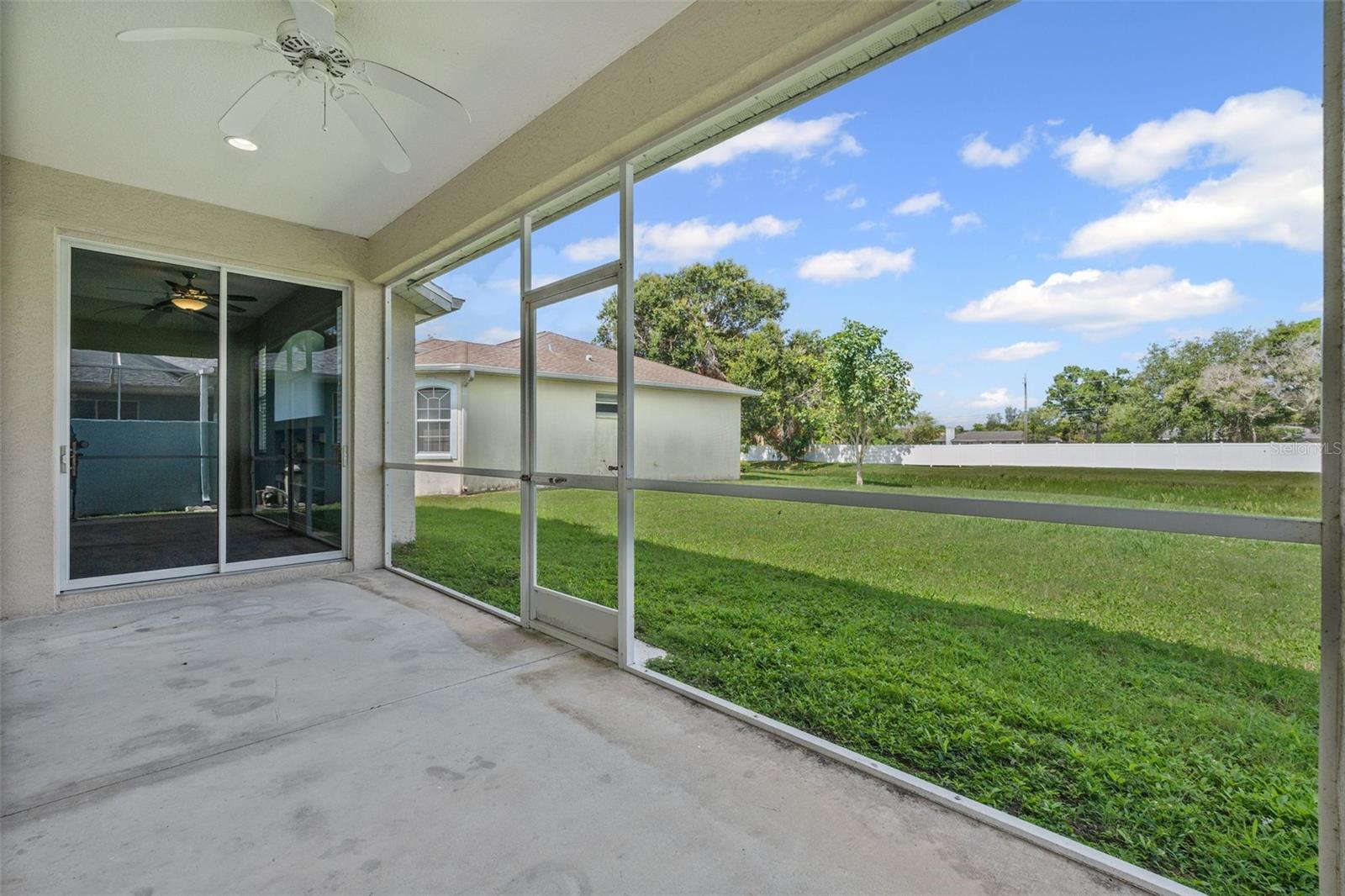 Image 18 of 37 For 1042 Whitegate Court