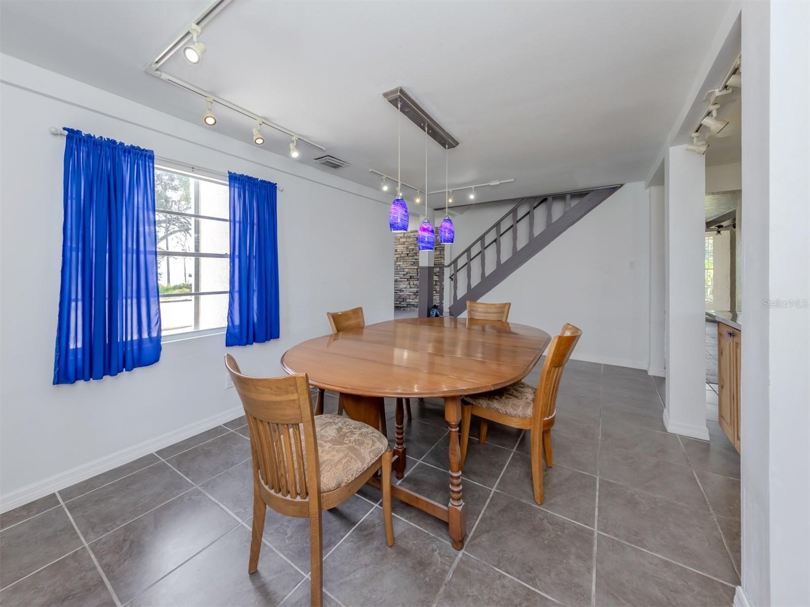 Image 10 of 42 For 305 Chauncey Avenue