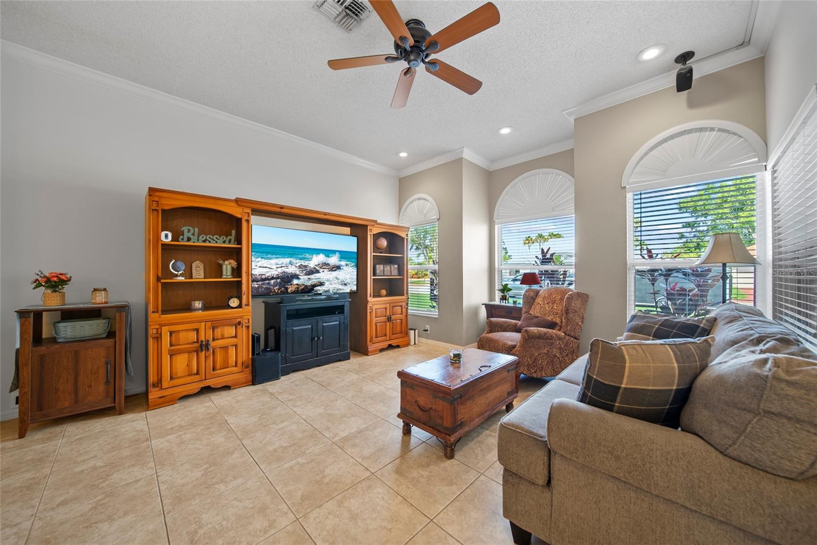 Image 10 of 46 For 7115 39th Lane E