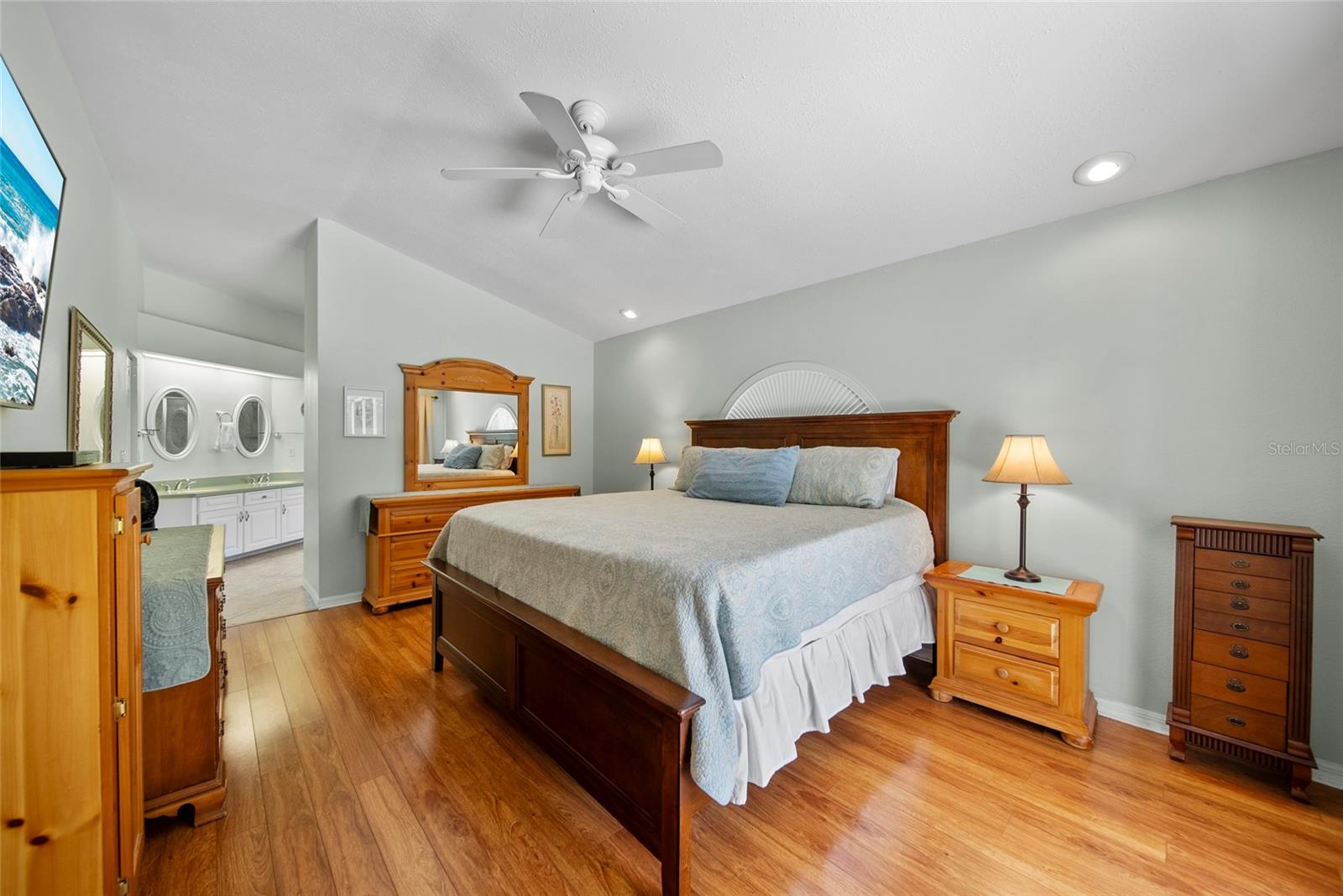 Image 22 of 46 For 7115 39th Lane E
