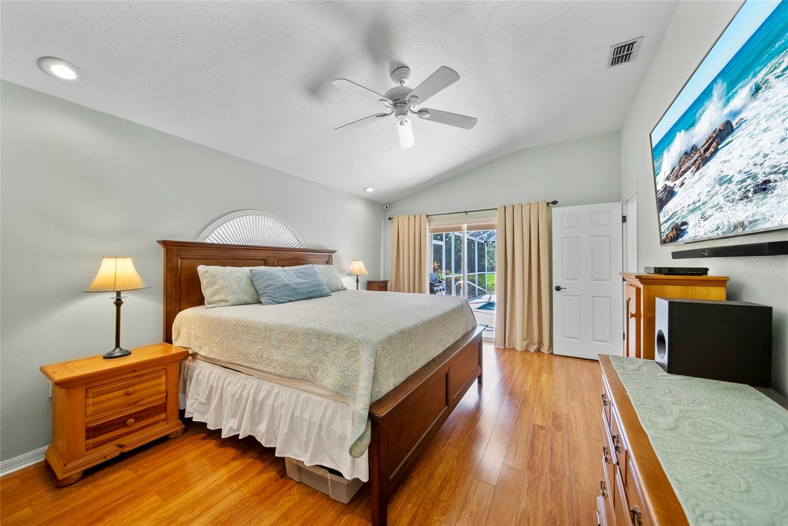 Image 23 of 46 For 7115 39th Lane E