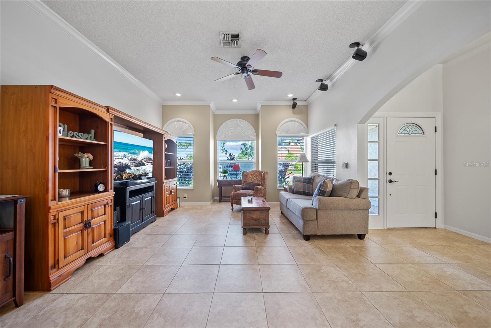 Image 9 of 46 For 7115 39th Lane E