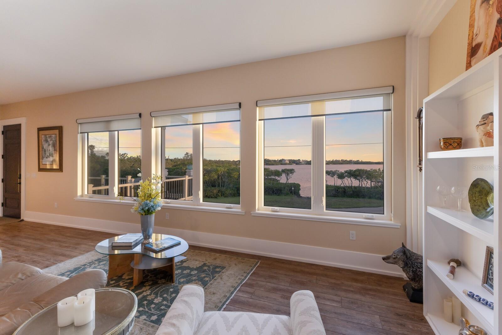 Image 10 of 65 For 1610 Bayshore Drive