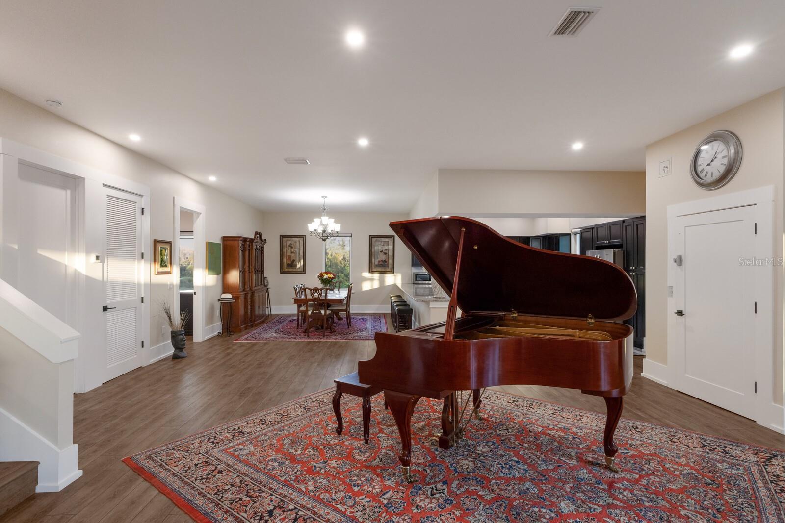 Image 20 of 65 For 1610 Bayshore Drive