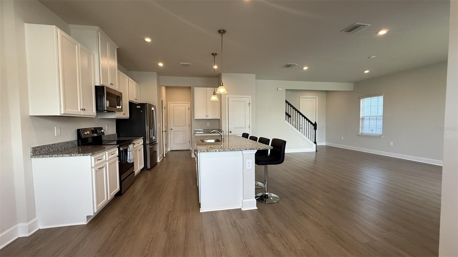 Image 6 of 50 For 14312 Crimson Avenue
