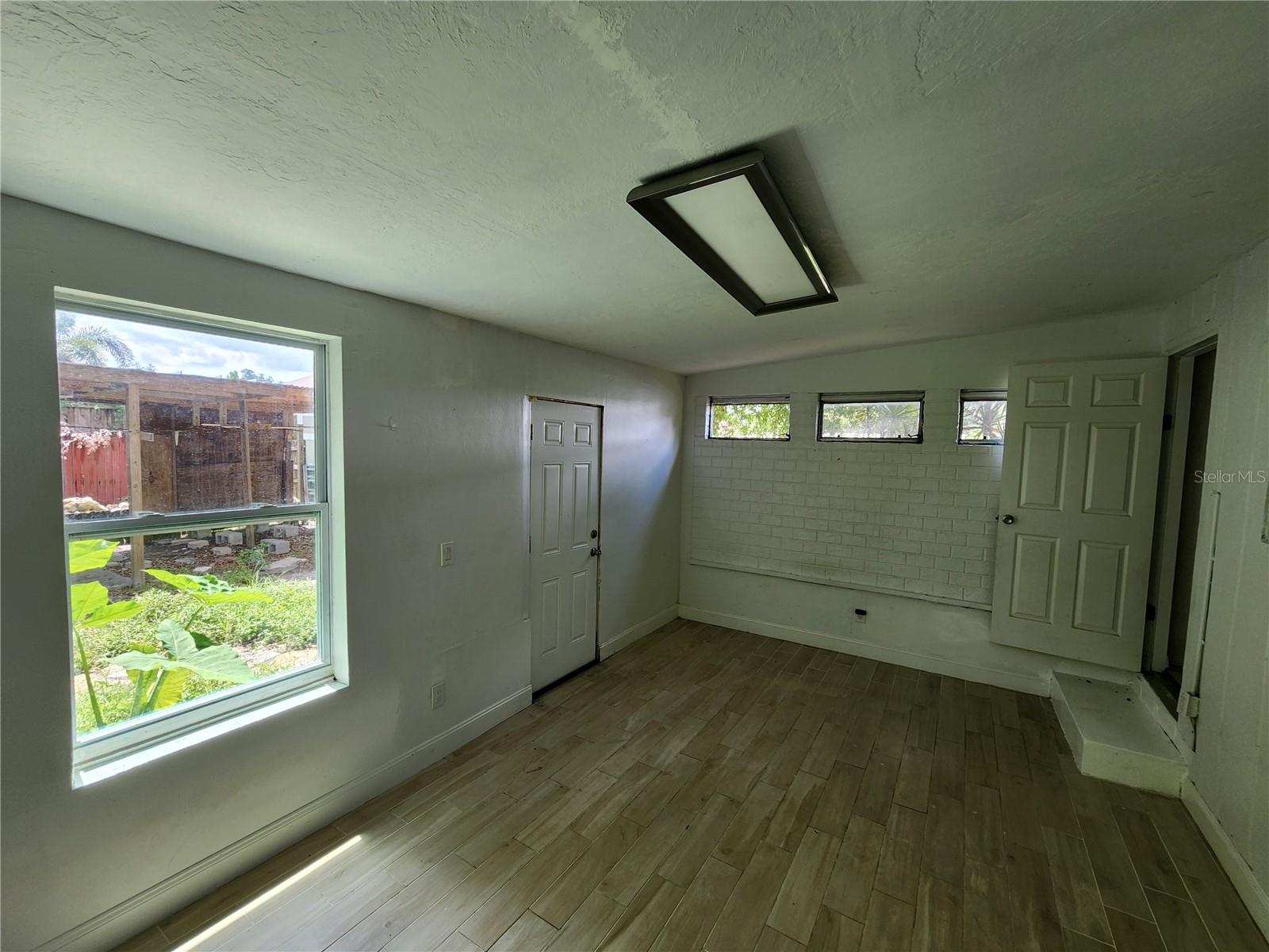 Image 7 of 21 For 27 Tucker Avenue