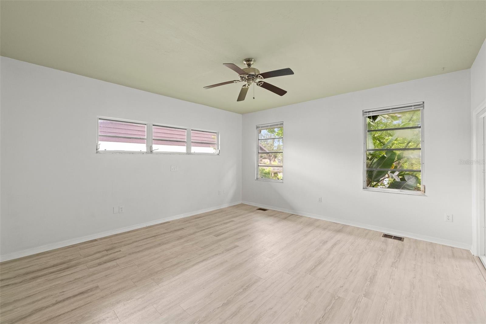 Image 19 of 49 For 7615 4th Avenue Drive Nw