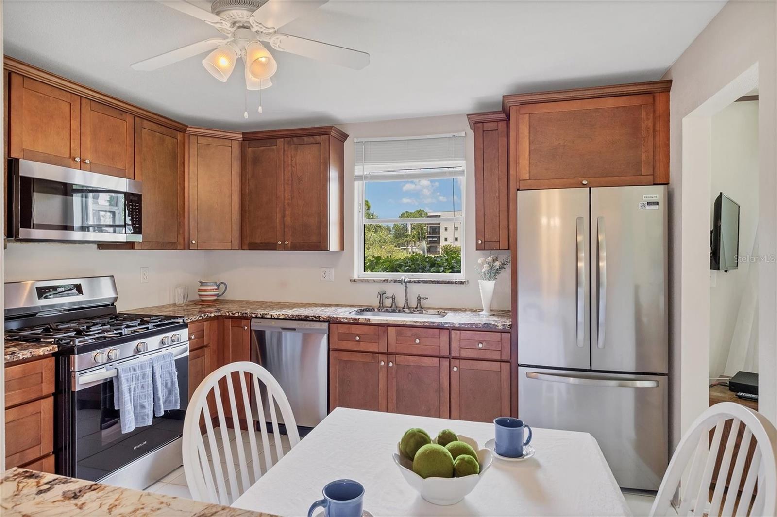 Image 15 of 42 For 6188 80th Street N 102