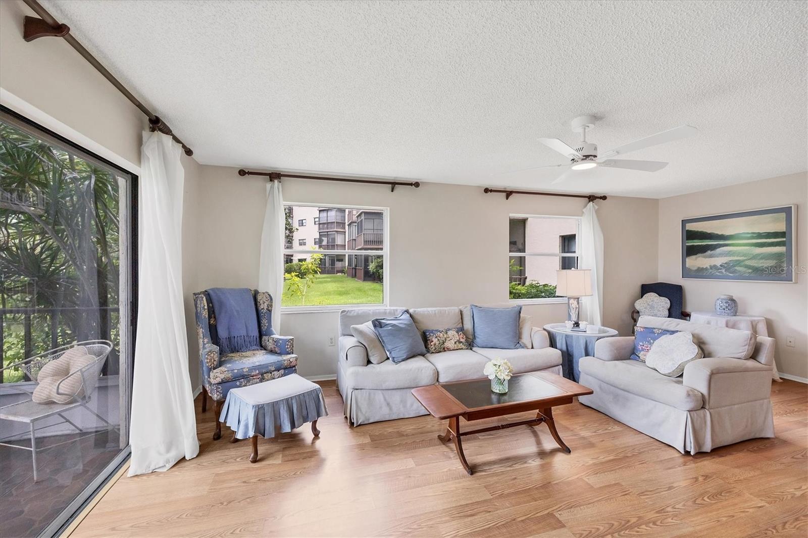 Image 9 of 42 For 6188 80th Street N 102