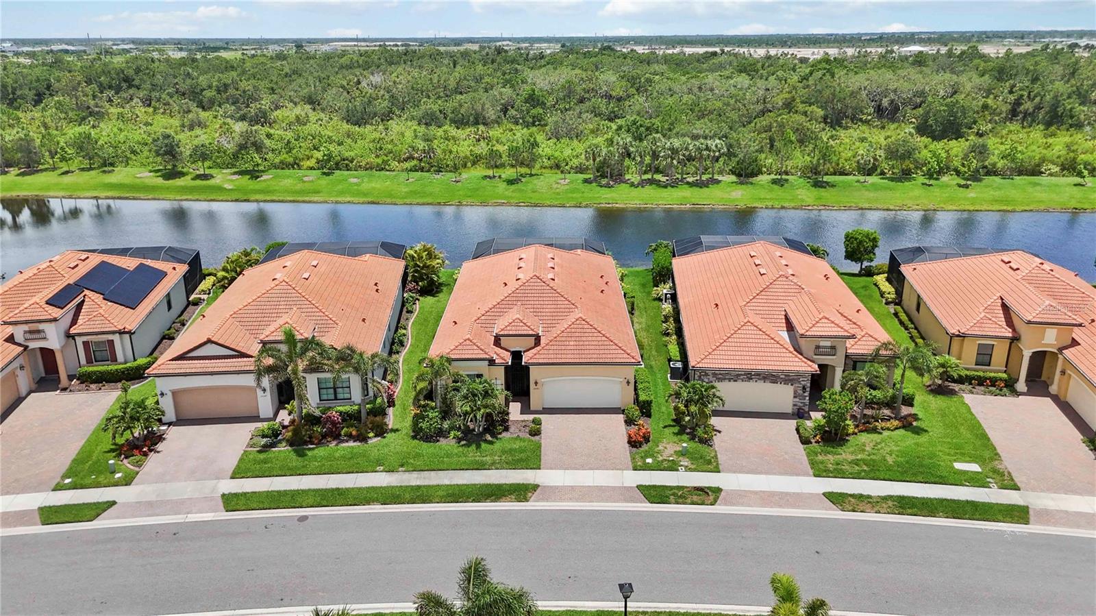 Image 37 of 60 For 25143 Spartina Drive