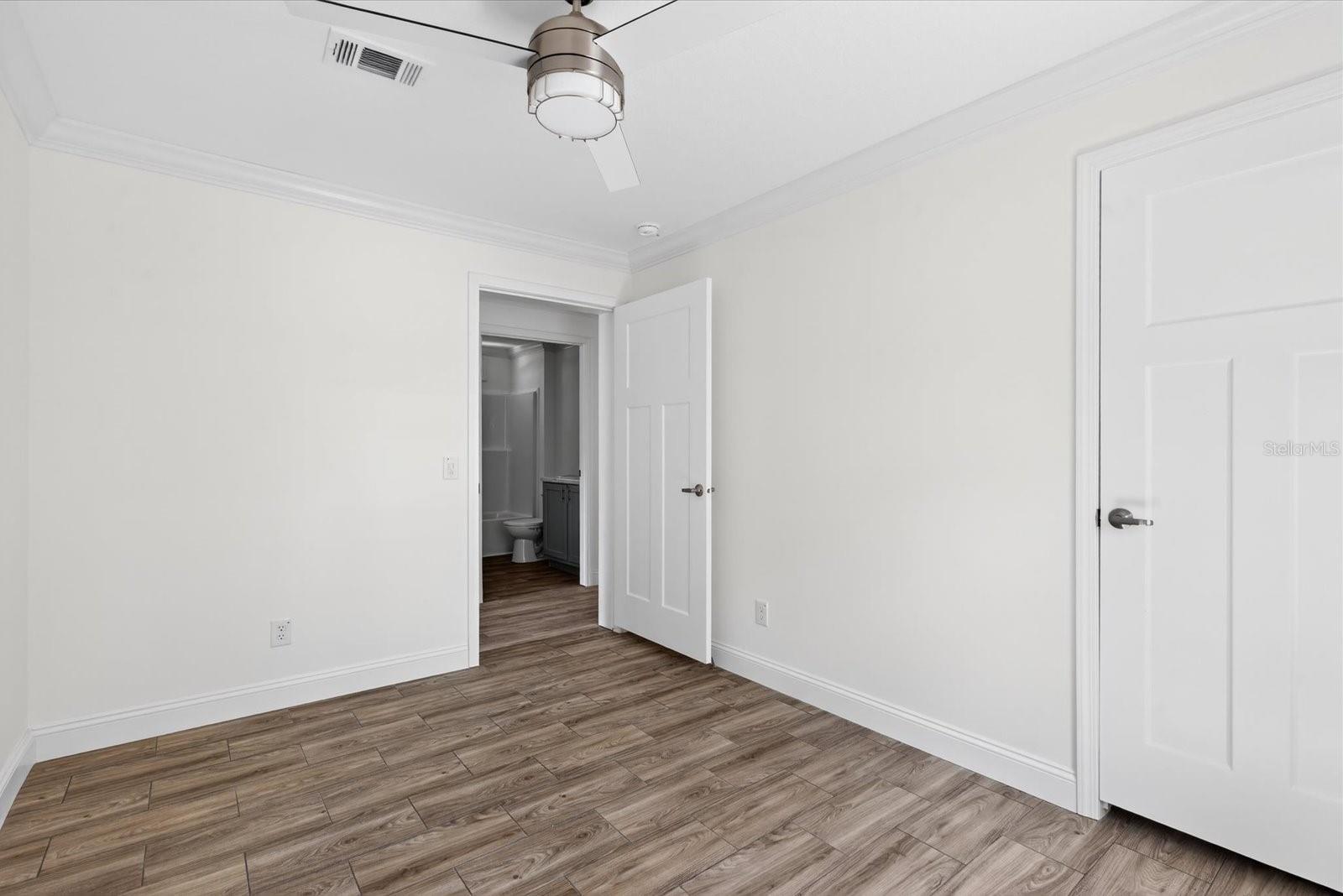 Image 17 of 47 For 19260 244th Street
