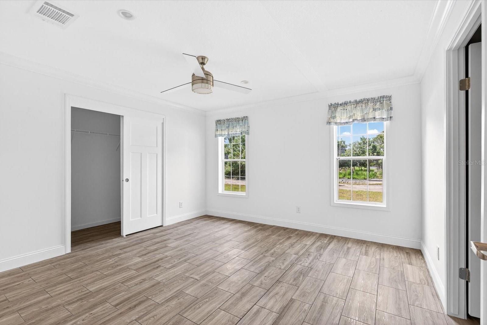 Image 18 of 47 For 19260 244th Street