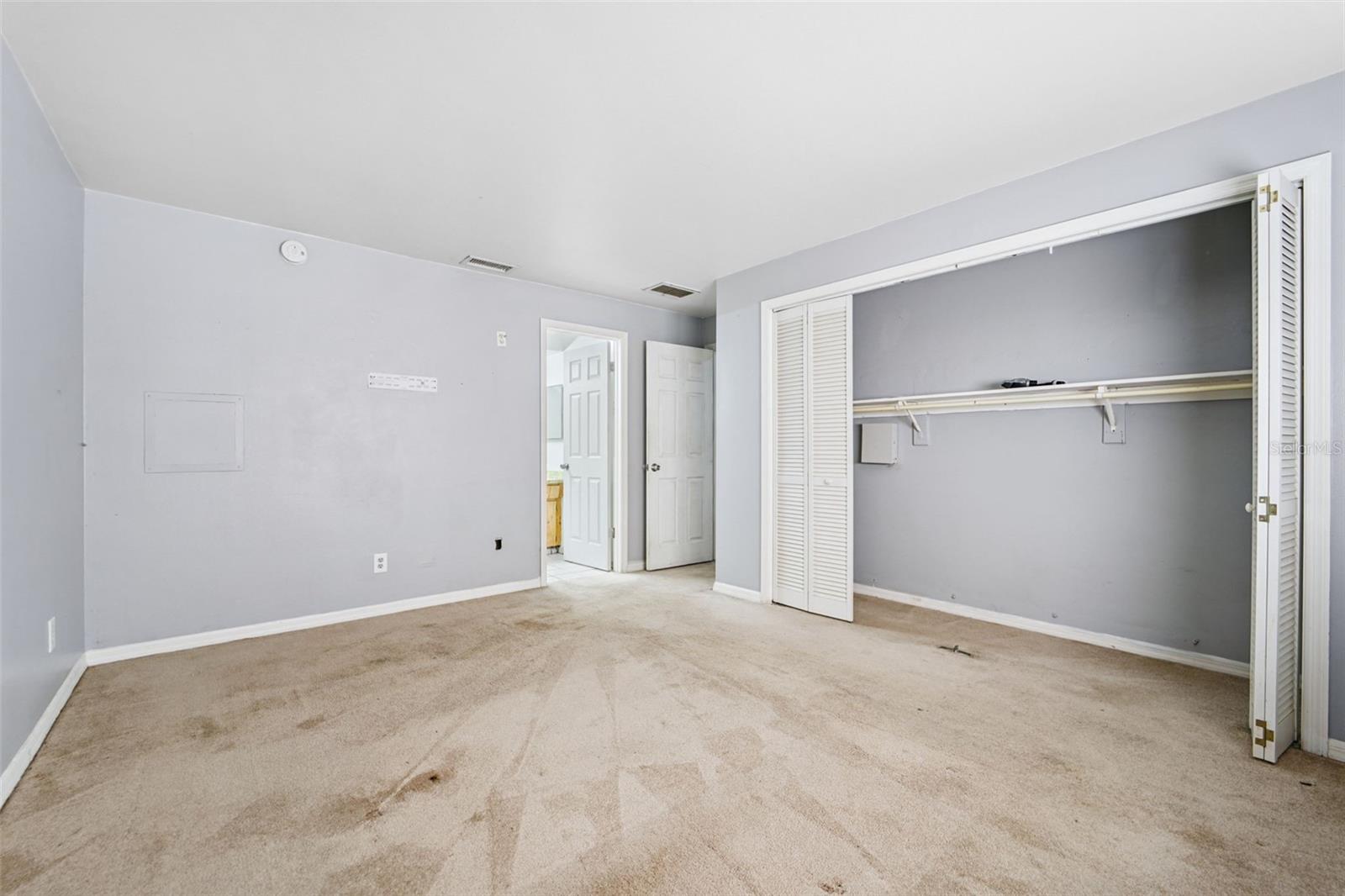 Listing photo id 8 for 8700 Dr Martin Luther King Jr Street N 8700