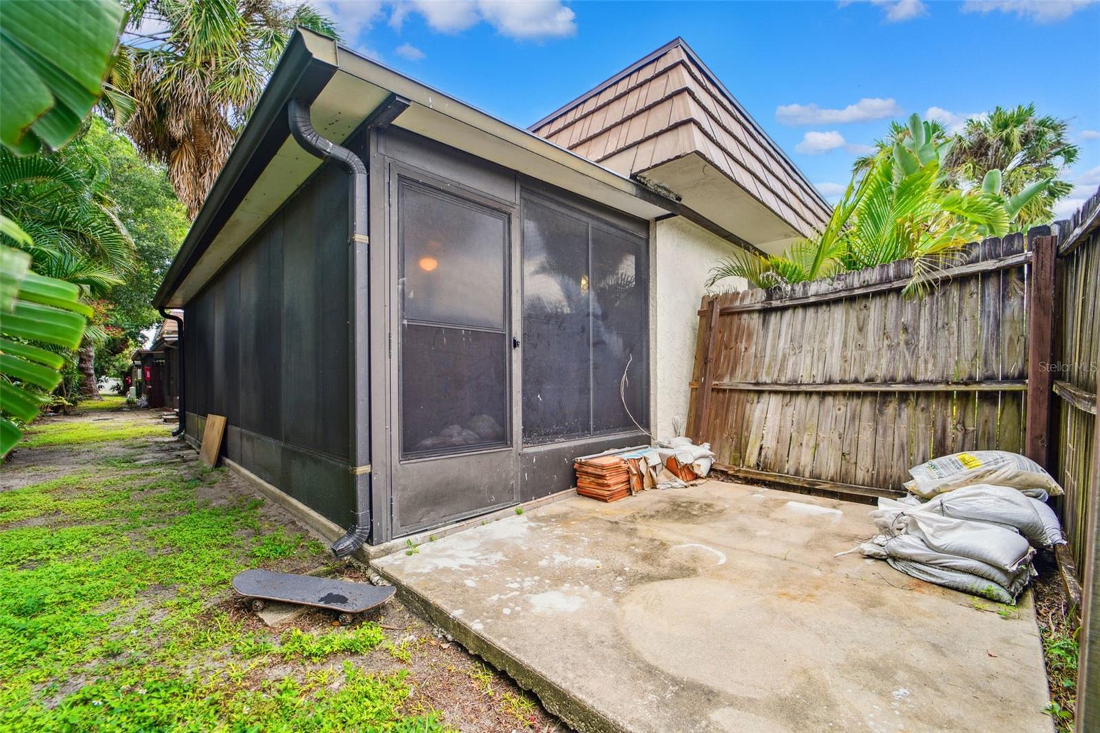 Listing photo id 16 for 8700 Dr Martin Luther King Jr Street N 8700