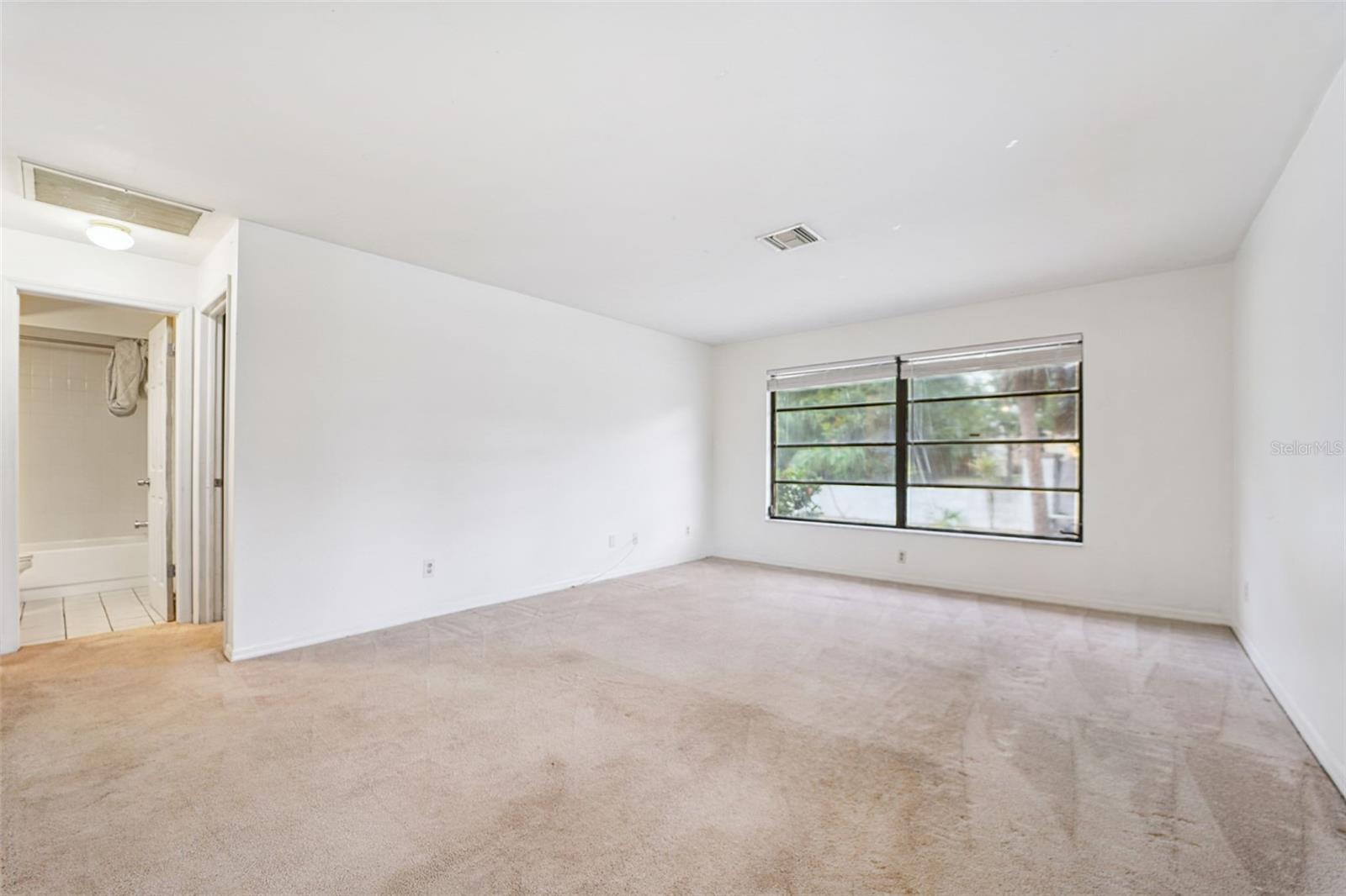 Listing photo id 5 for 8700 Dr Martin Luther King Jr Street N 8700