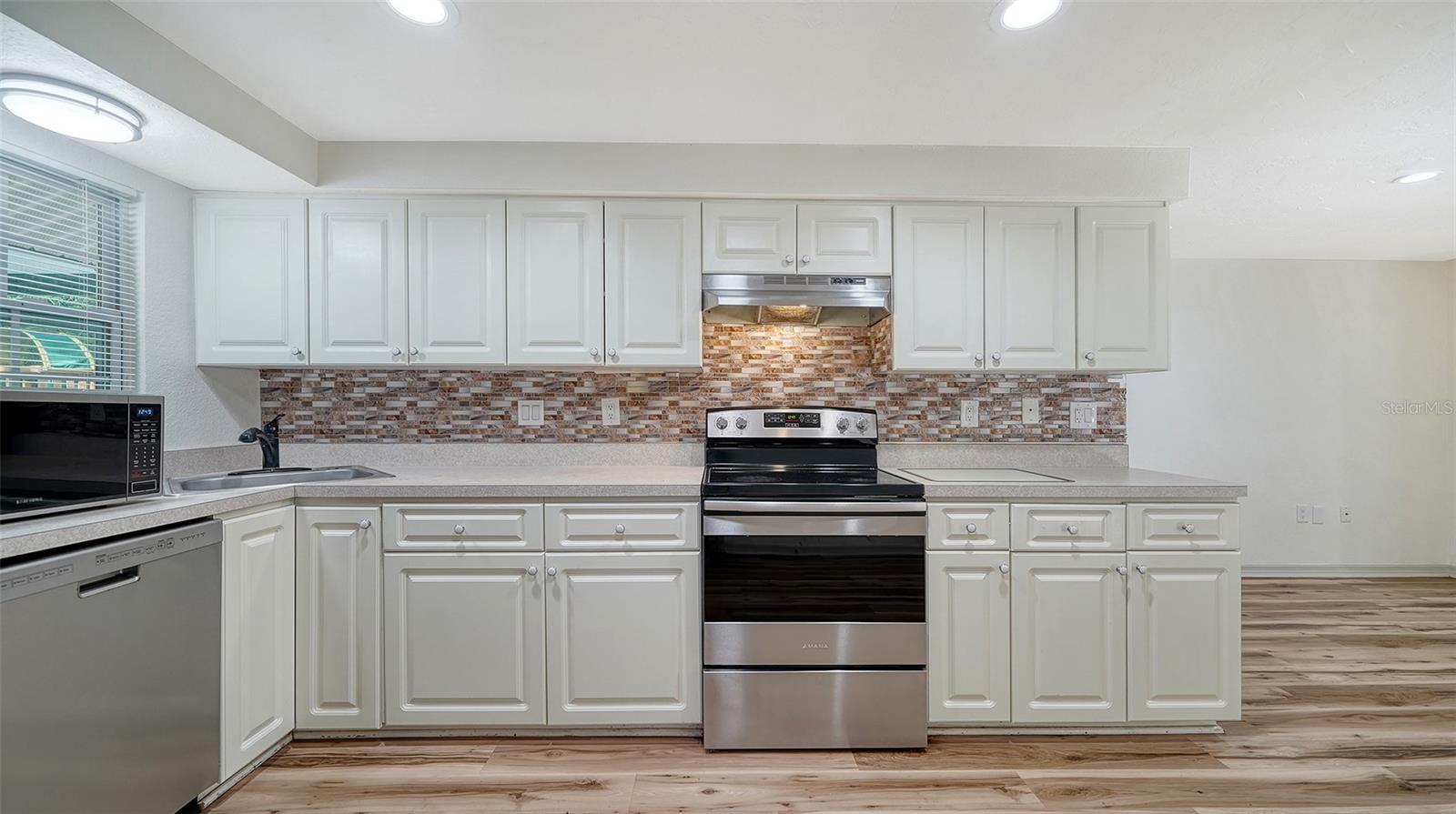 Image 9 of 22 For 5438 Potter Street
