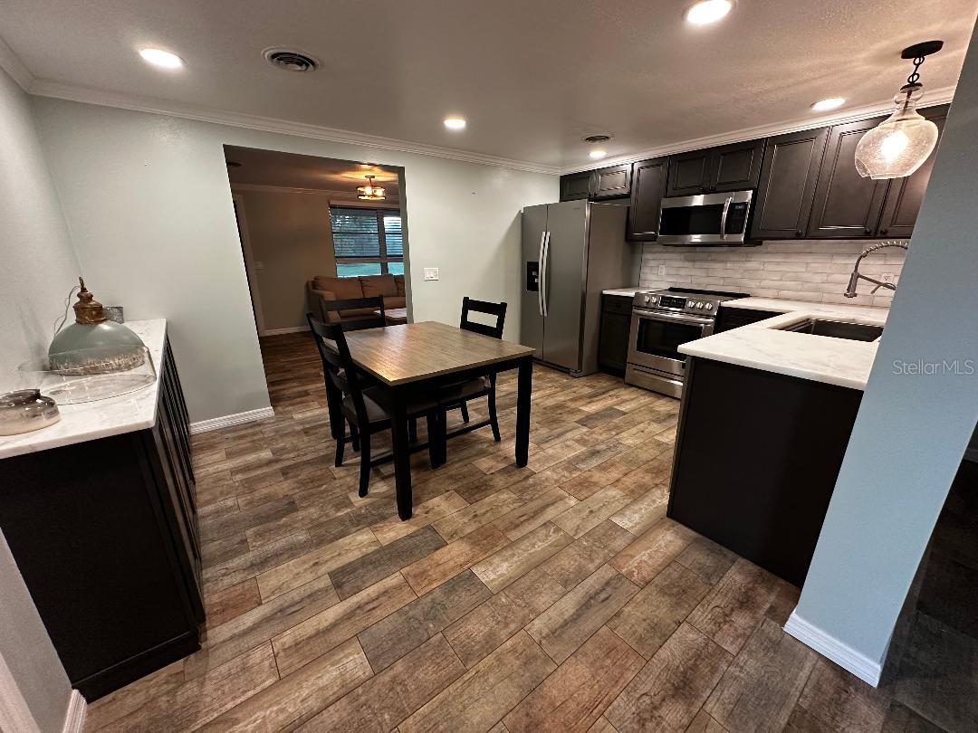 Image 3 of 18 For 611 Missouri Road