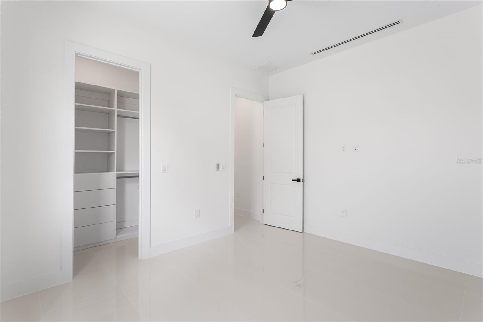 Image 41 of 47 For 10 33rd Avenue