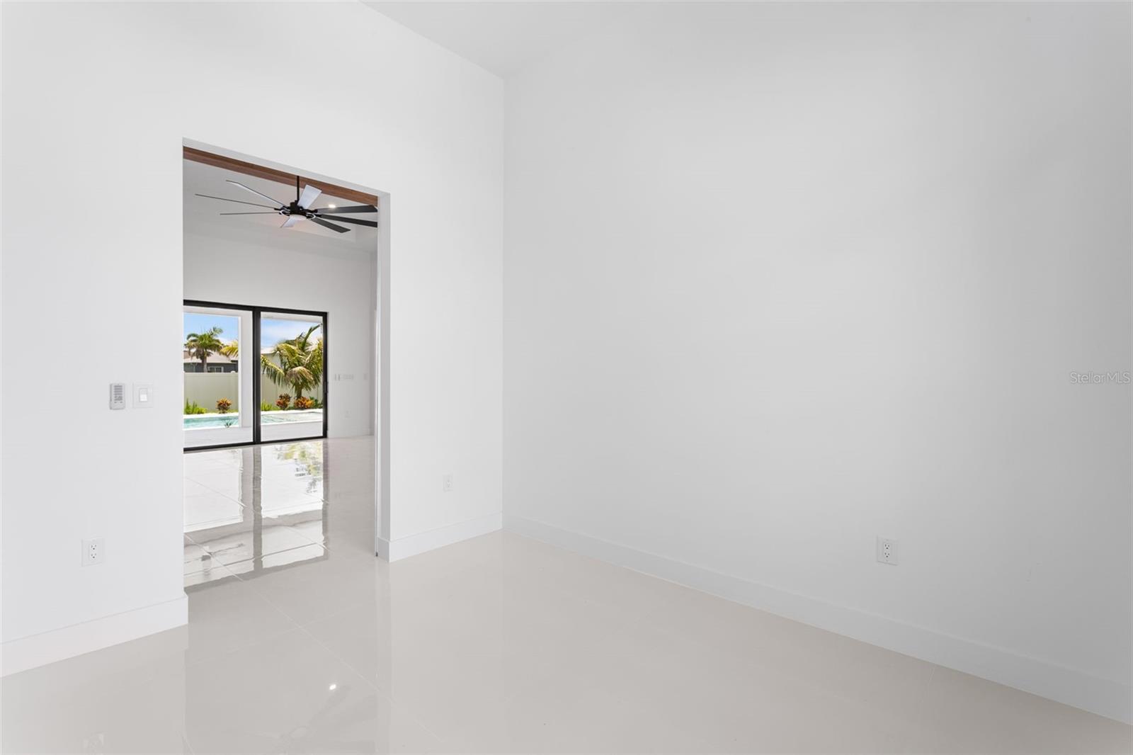 Image 9 of 47 For 10 33rd Avenue