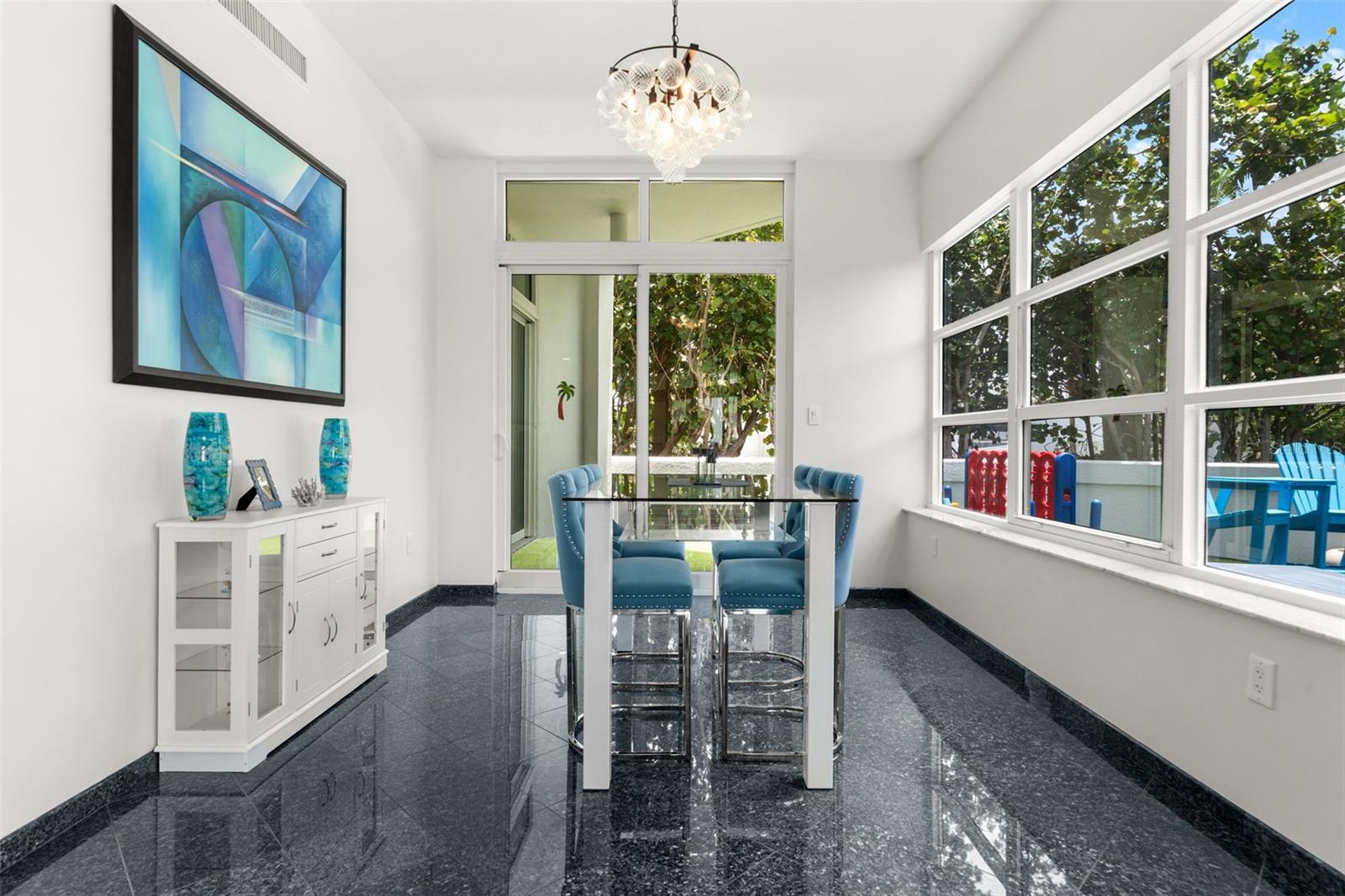 Image 14 of 84 For 988 Blvd Of The Arts  109