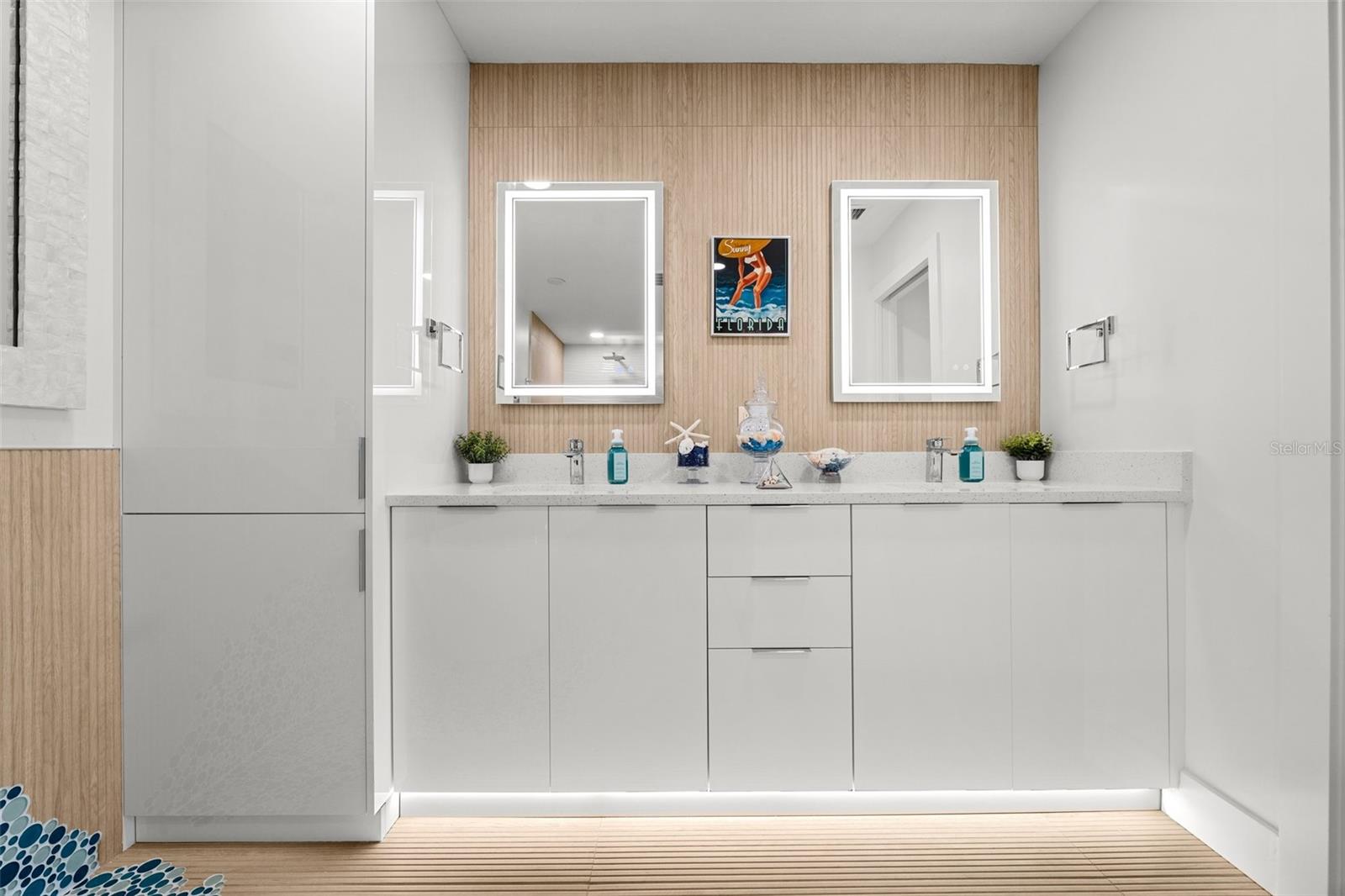 Image 23 of 84 For 988 Blvd Of The Arts  109