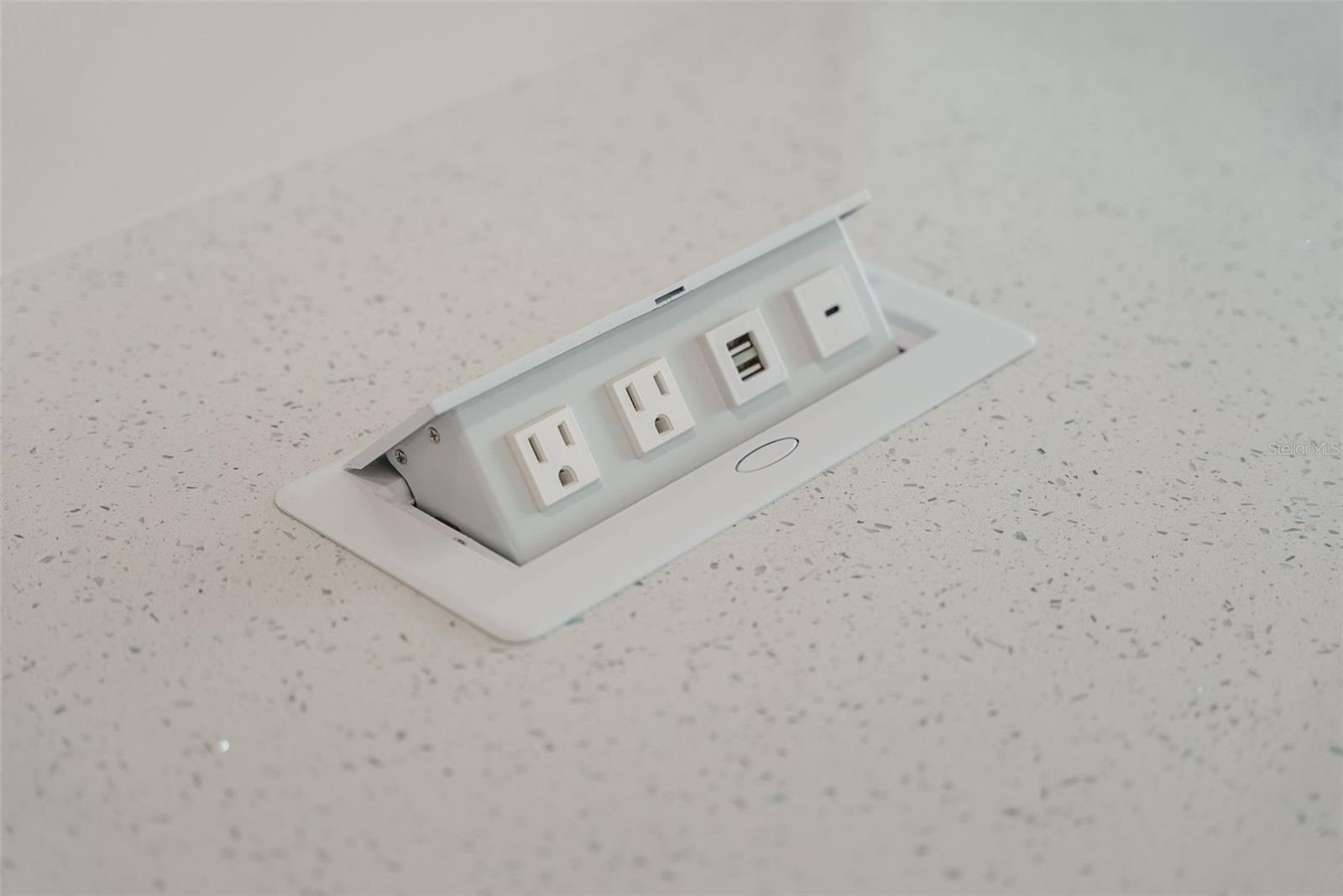 Image 34 of 84 For 988 Blvd Of The Arts  109