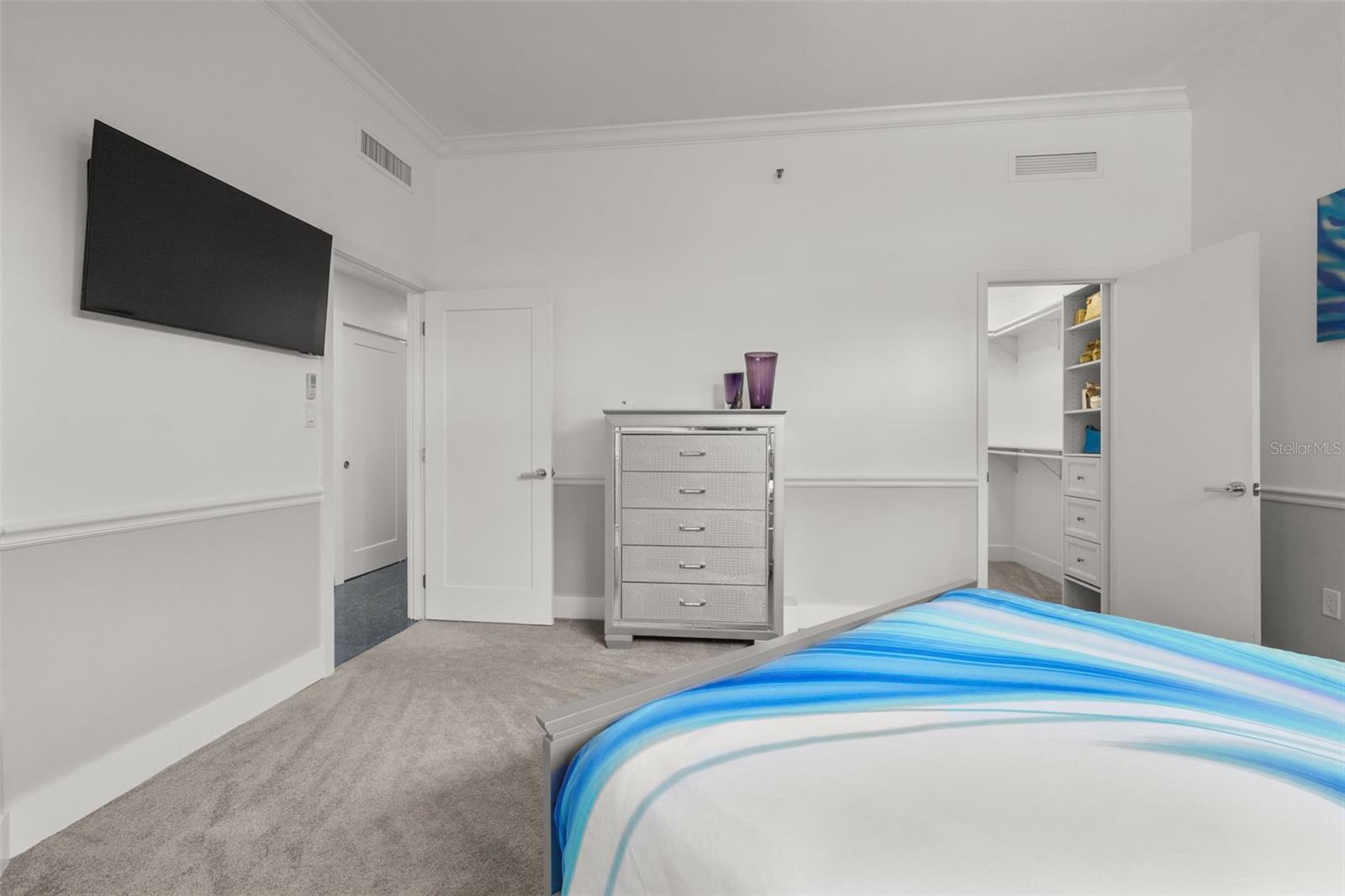 Image 46 of 84 For 988 Blvd Of The Arts  109