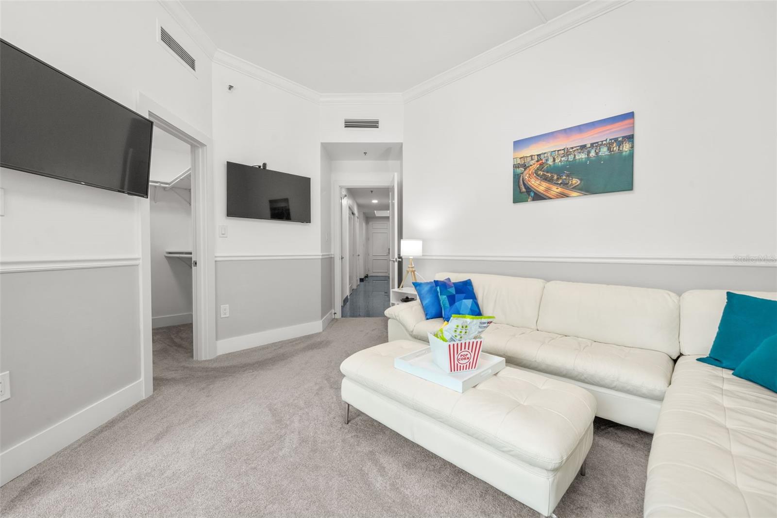 Image 50 of 84 For 988 Blvd Of The Arts  109