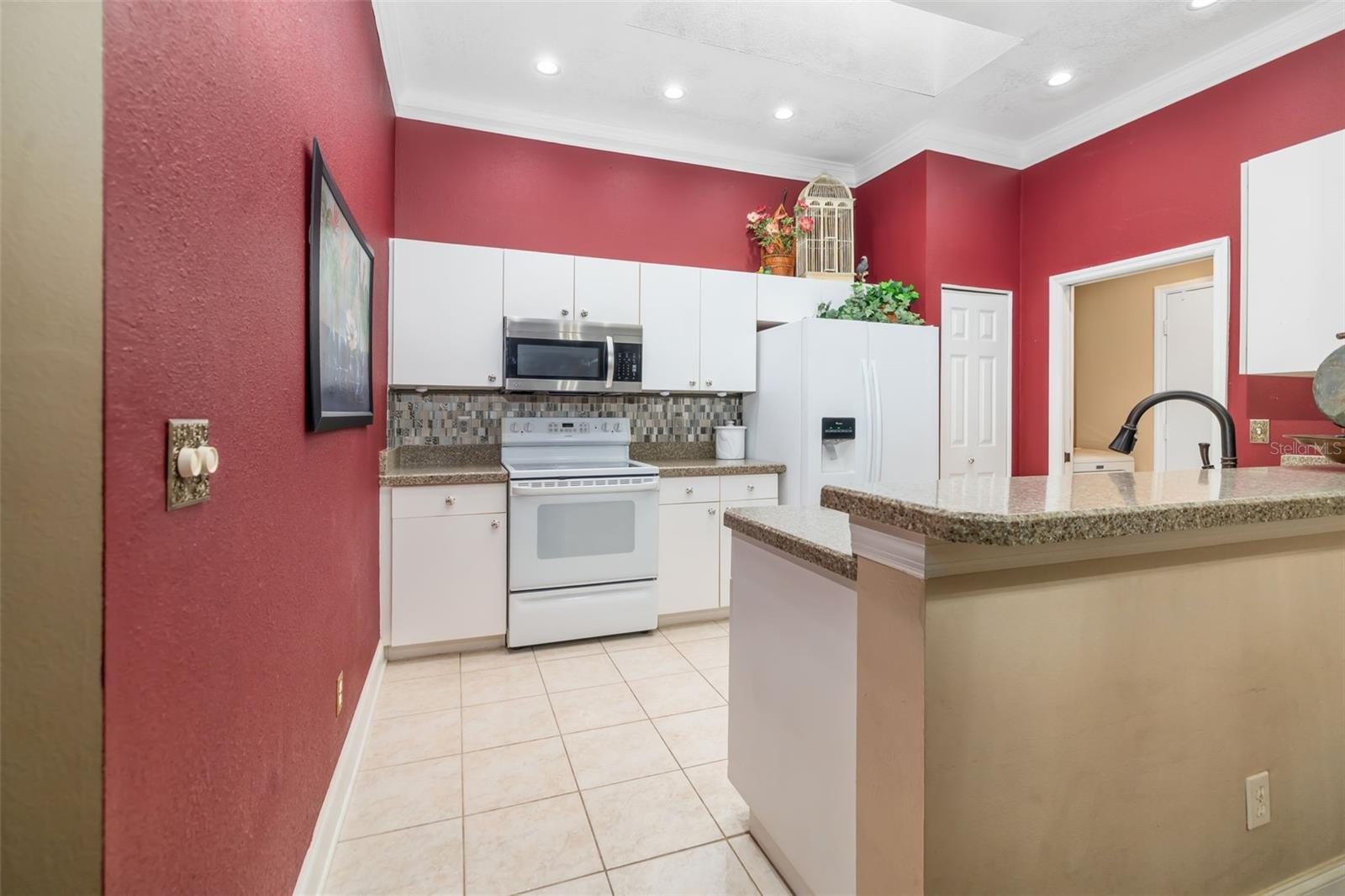 Image 12 of 76 For 2411 New Haven Circle 70