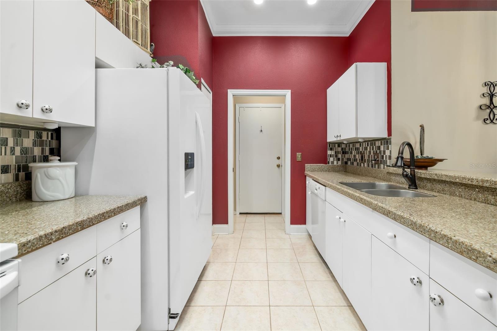 Image 13 of 76 For 2411 New Haven Circle 70
