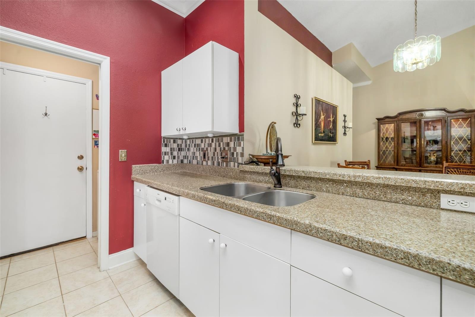 Image 14 of 76 For 2411 New Haven Circle 70