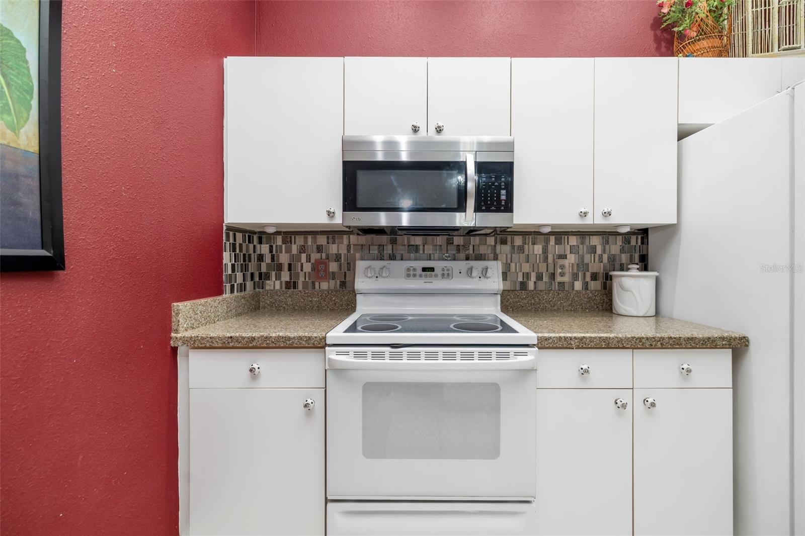 Image 15 of 76 For 2411 New Haven Circle 70