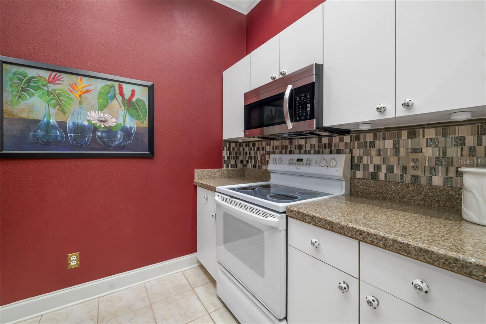 Image 16 of 76 For 2411 New Haven Circle 70