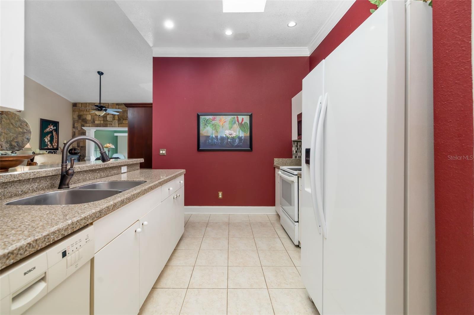 Image 17 of 76 For 2411 New Haven Circle 70