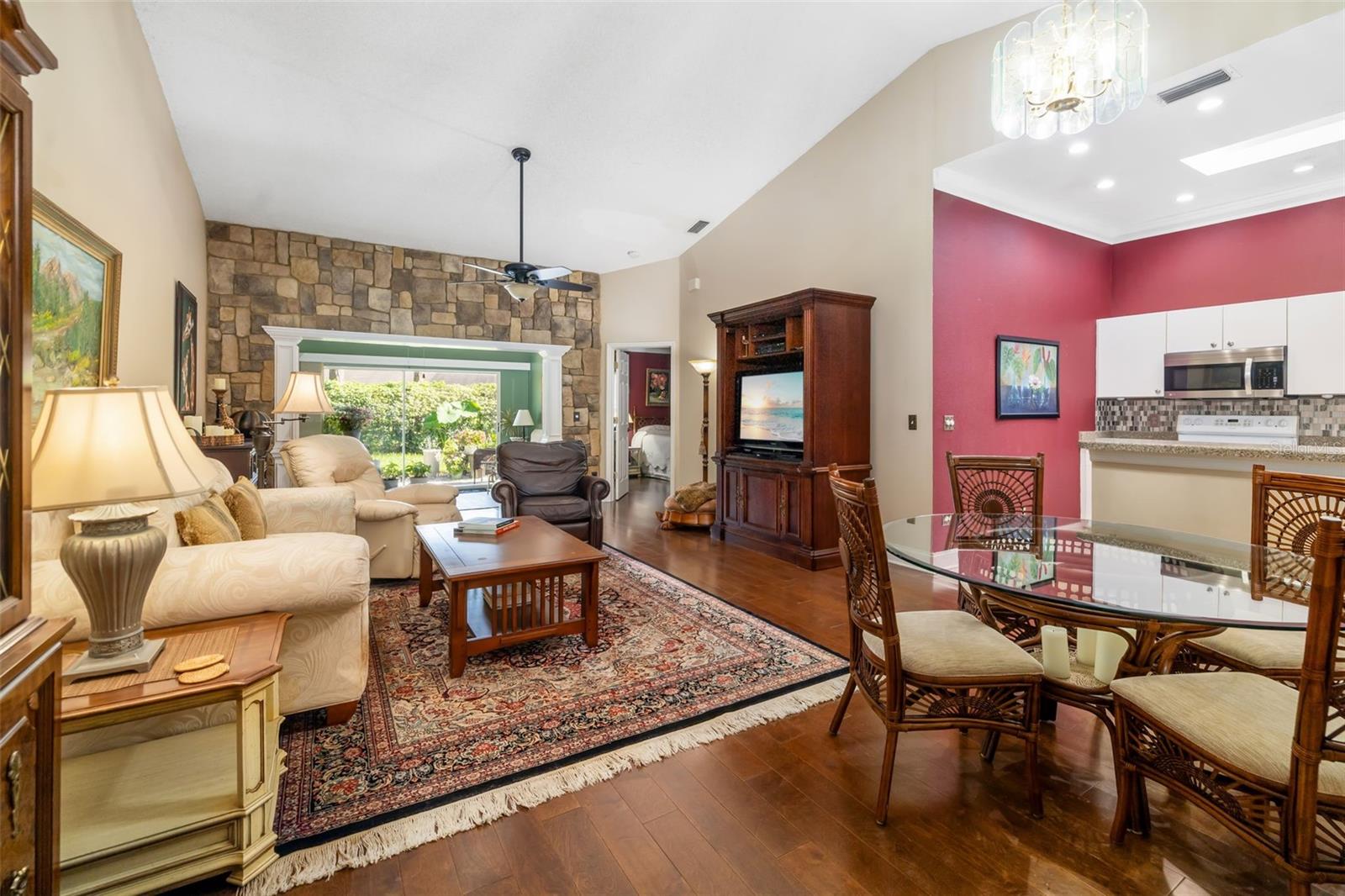 Image 7 of 76 For 2411 New Haven Circle 70